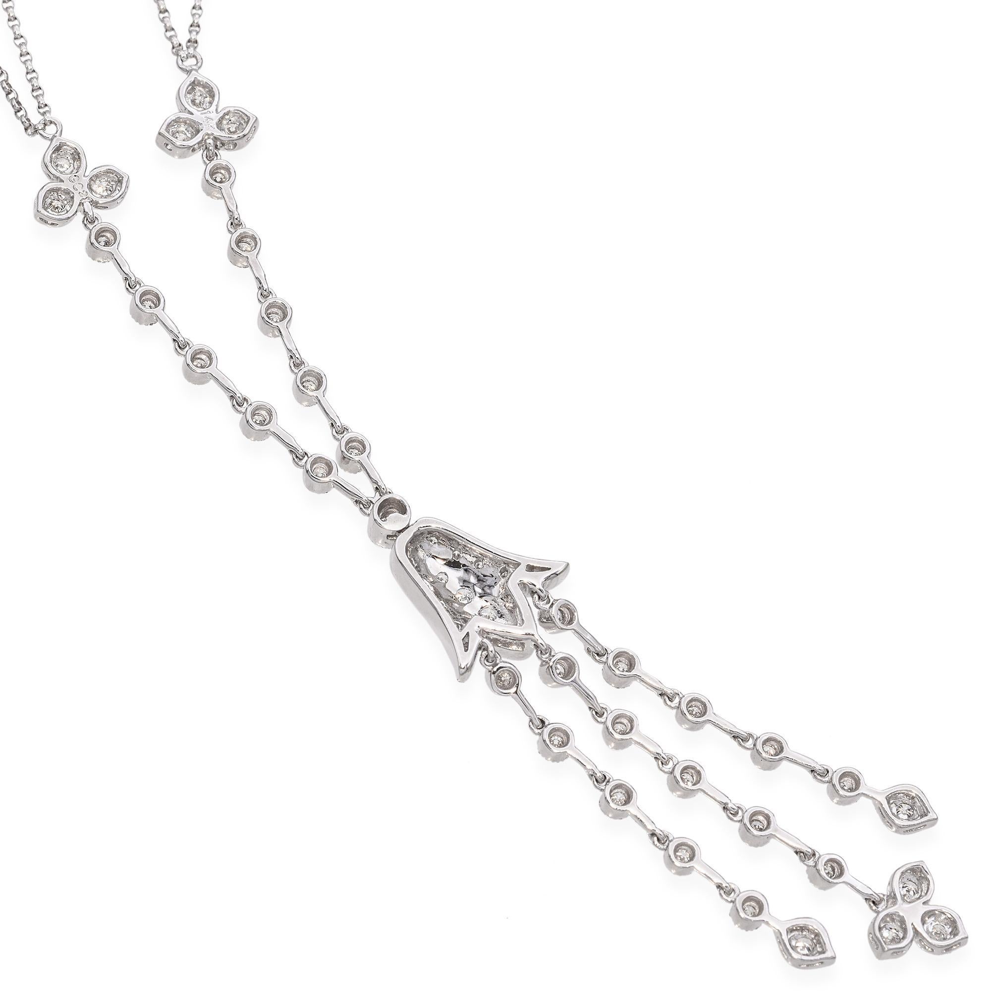 Collier fleur suspendue vintage en or blanc 14k et diamants Bon état - En vente à New York, NY