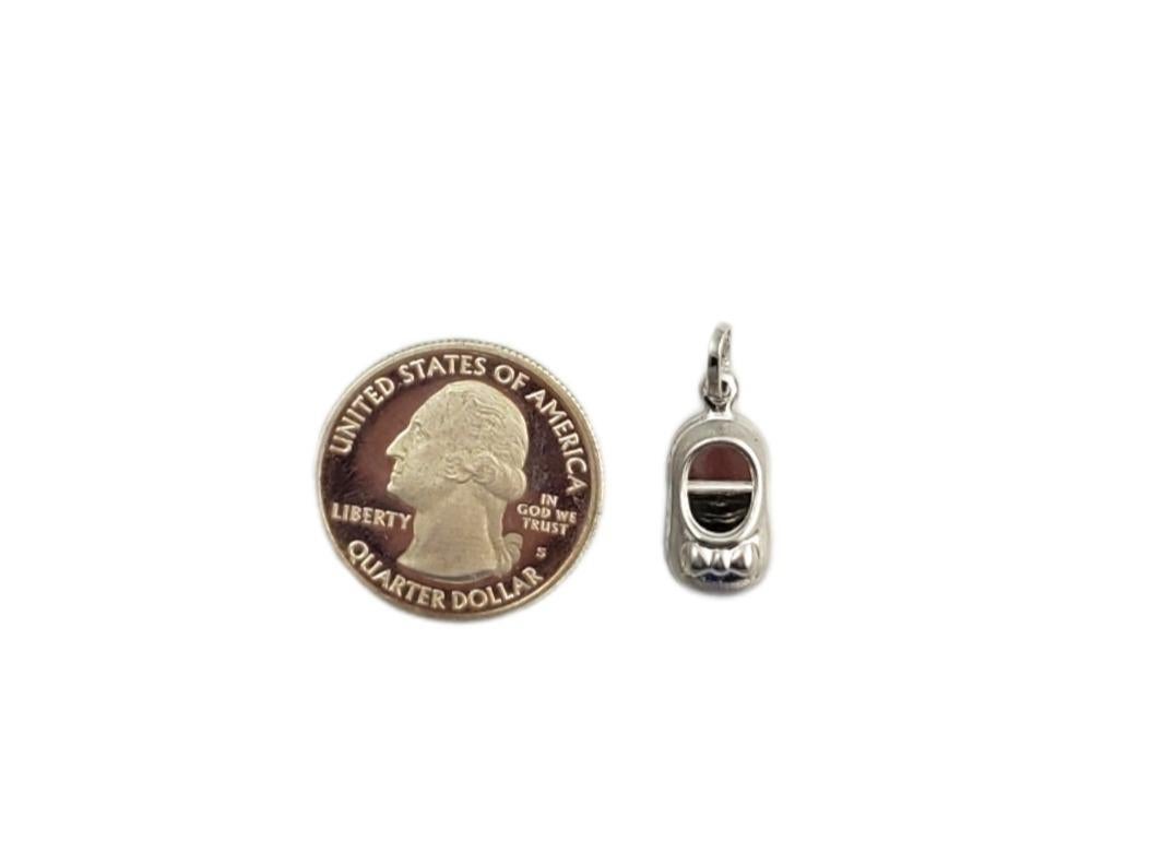 Pendentif en or blanc 14K avec breloque chaussure de bébé #19355 Bon état - En vente à Washington Depot, CT