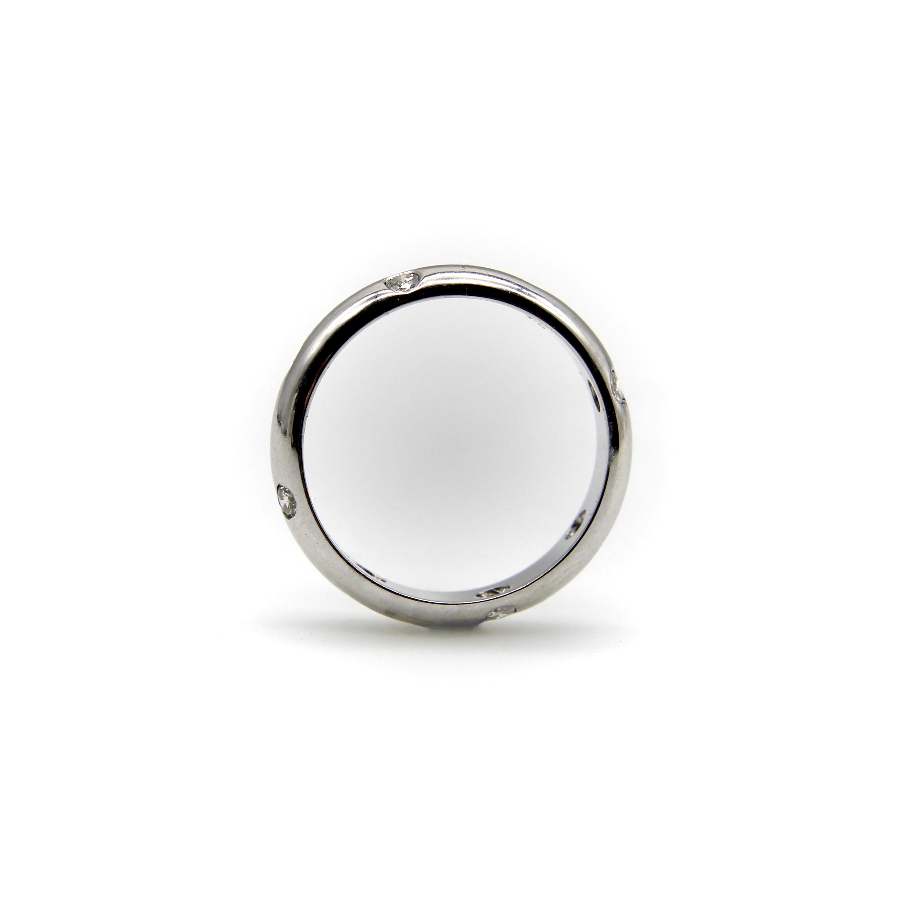 Women's or Men's Vintage 14K White Gold Band with Diamond Etoile Ring For Sale