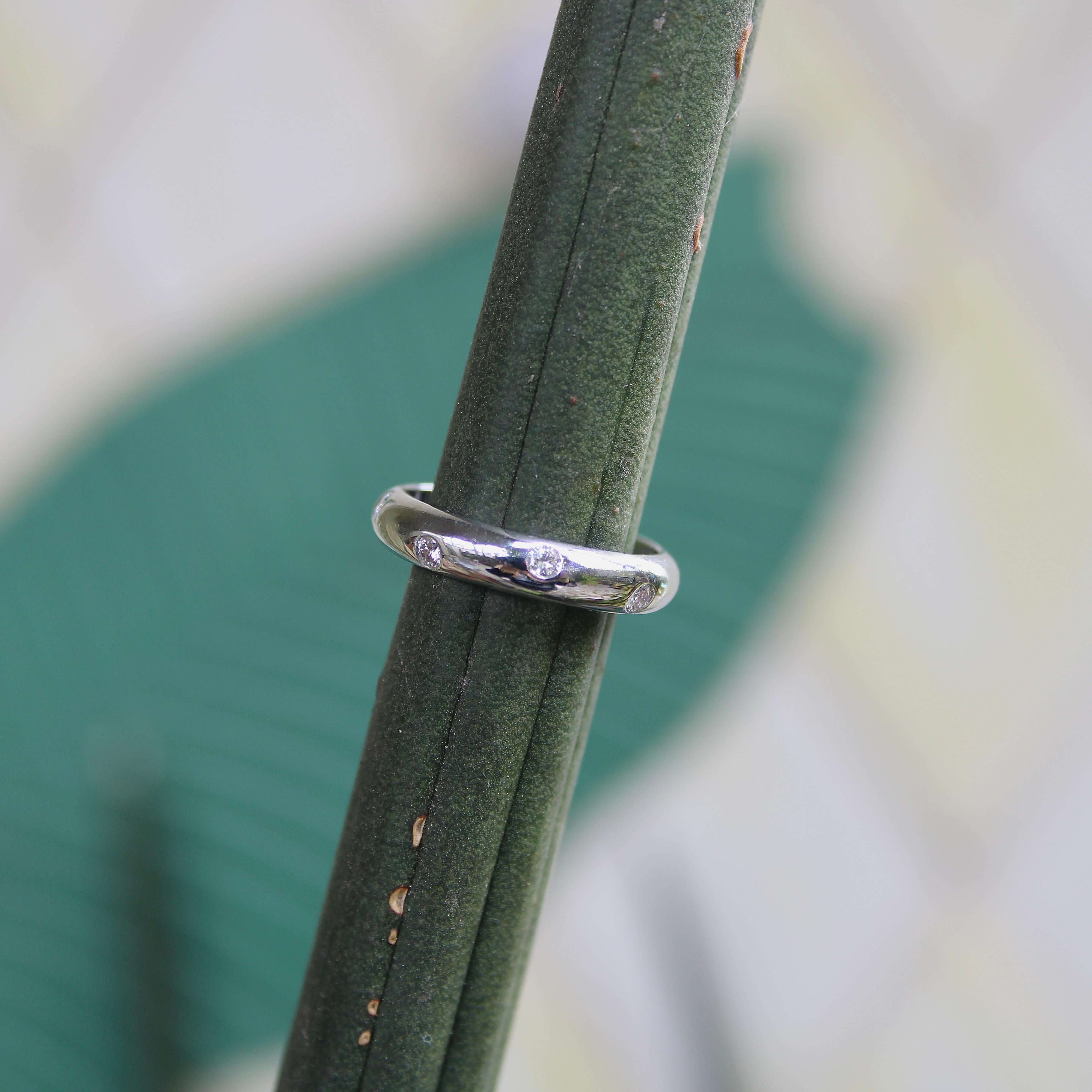 Vintage 14K White Gold Band with Diamond Etoile Ring For Sale 2