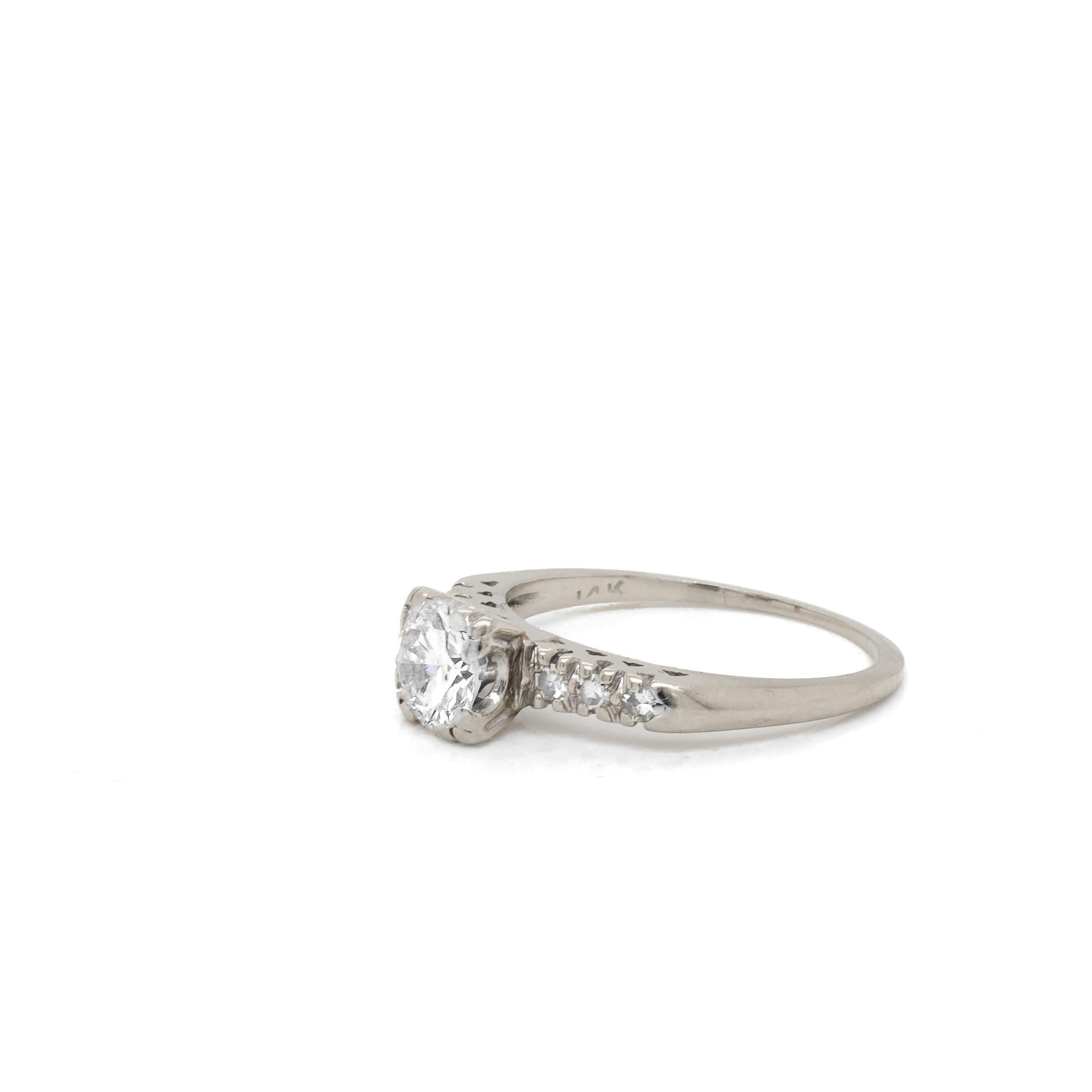 Vintage 14K White Gold & Brilliant Cut 0.90 CT Natural Diamond Engagement Ring For Sale 4