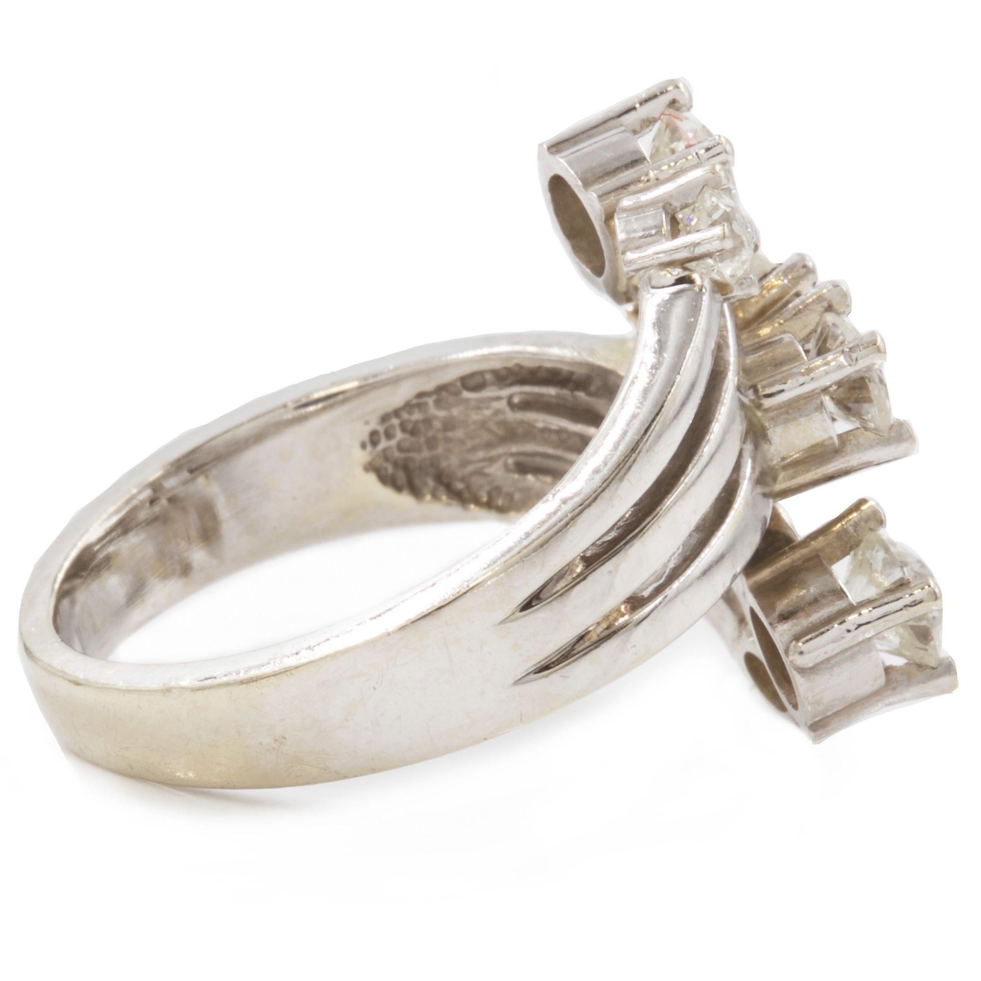 14k Weißgold Bypass-Ring mit 6 Diamanten ca. 1,23 Gesamtkaratgewicht (Moderne) im Angebot