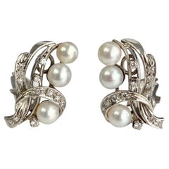 Boucles d'oreilles vintage en or blanc 14 carats avec grappe de diamants et de perles
