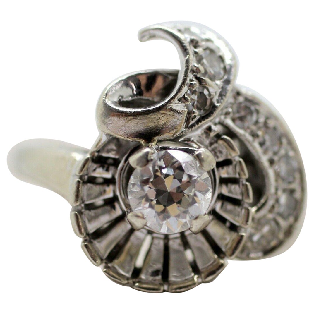 Bague ancienne en or blanc 14 carats avec diamants