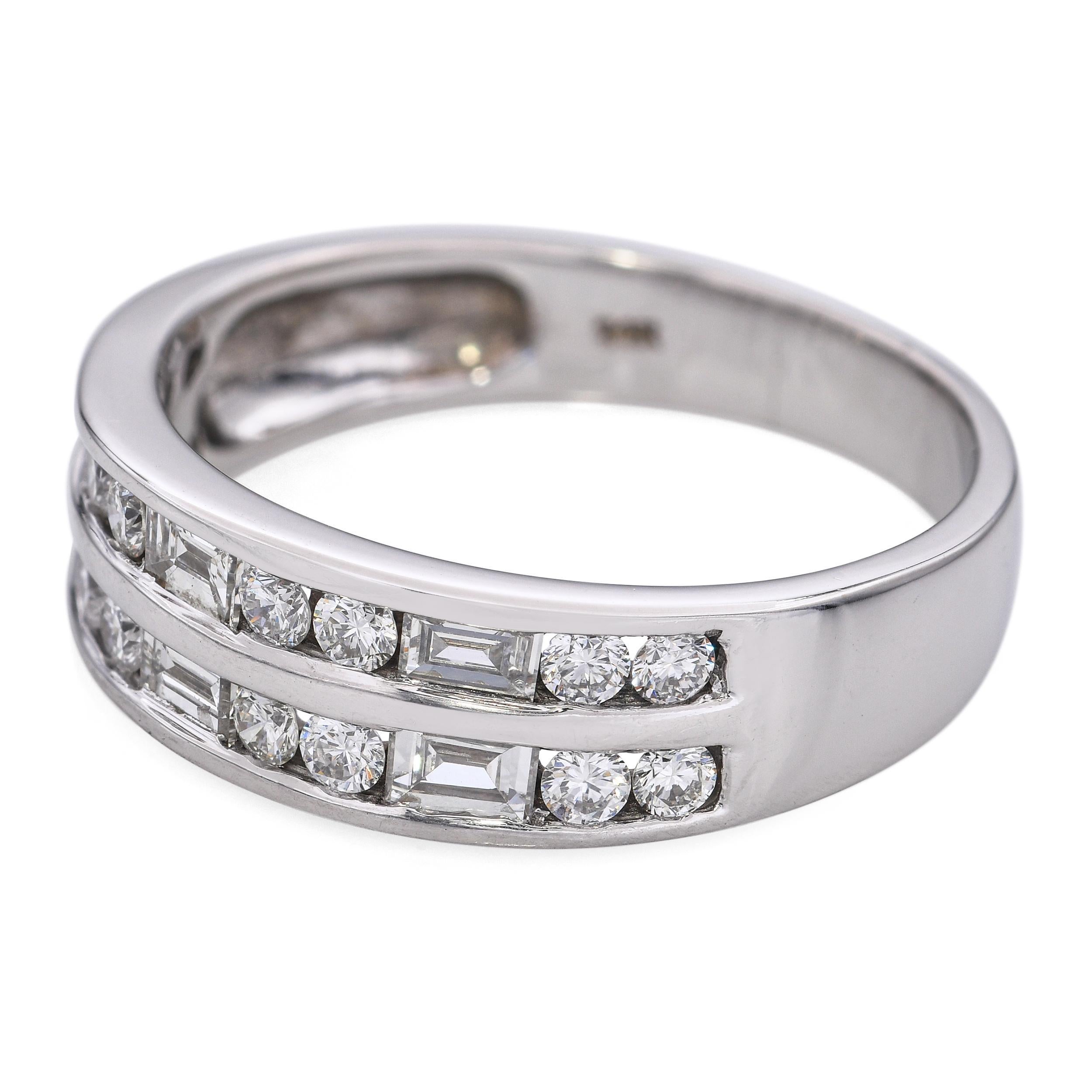 Vintage 14k Weißgold Diamant Band Ring im Zustand „Gut“ im Angebot in New York, NY