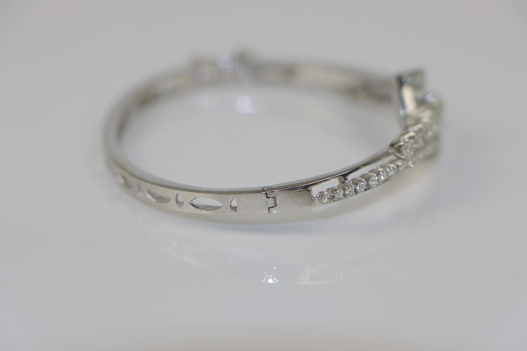 Vintage 14K White Gold Diamond Bracelet For Sale 1