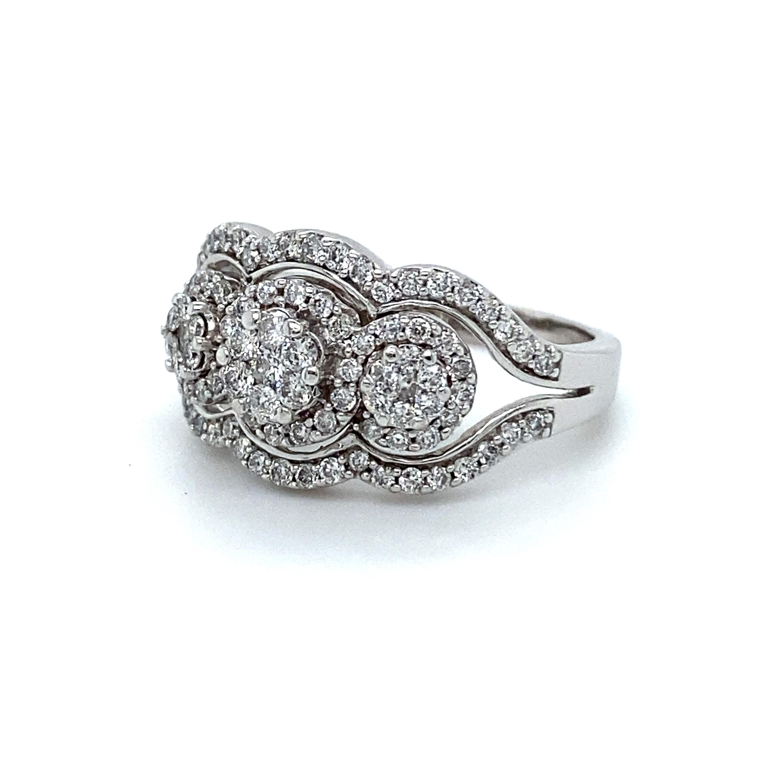 Verlobungsring aus 14 Karat Weißgold mit Diamant-Cluster, 1,44 Karat (Moderne)