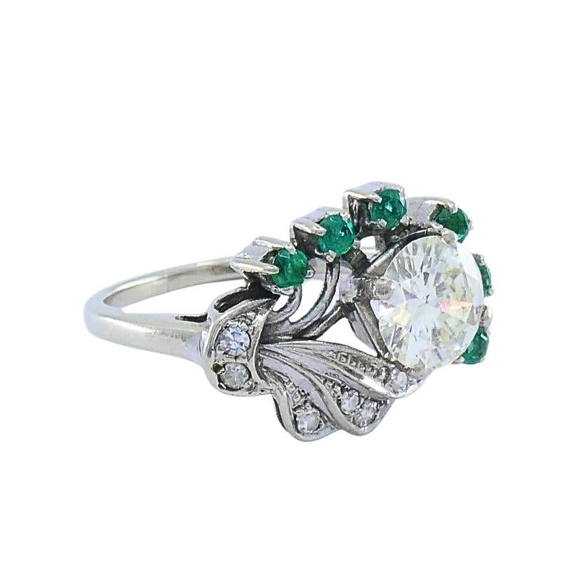 Donna Diamante d'epoca in oro bianco 14k  Anello cocktail con smeraldo in vendita