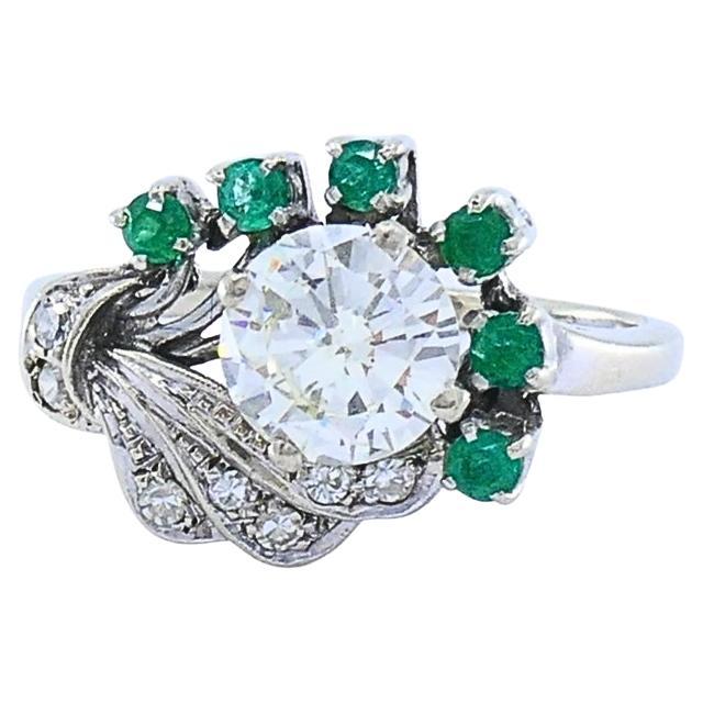 Diamante d
epoca in oro bianco 14k  Anello cocktail con smeraldo in vendita