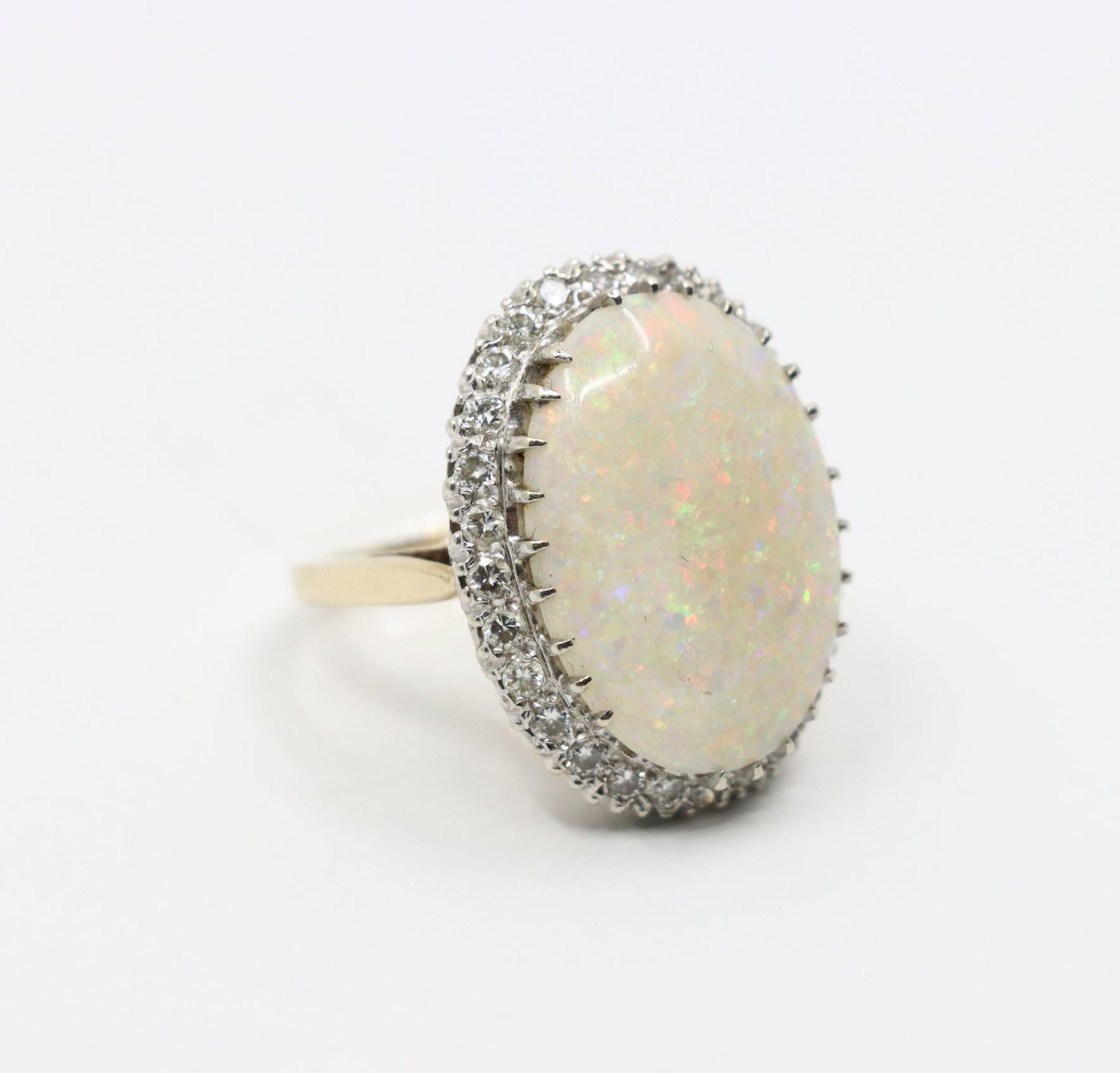 Vintage 14K Weißgold Diamant Opal Cocktail Ring im Zustand „Gut“ im Angebot in Flushing, NY