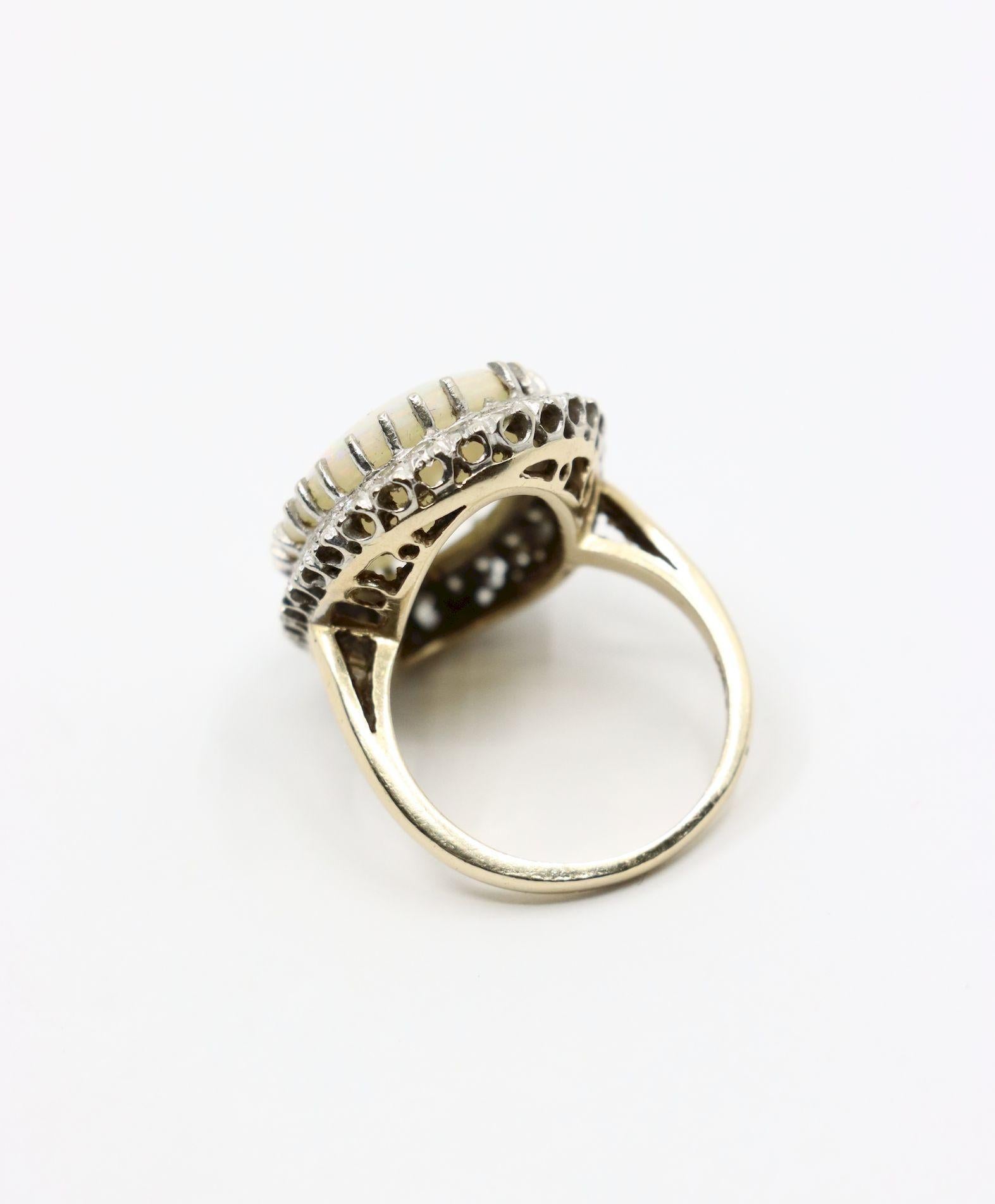 Vintage 14K Weißgold Diamant Opal Cocktail Ring im Angebot 1