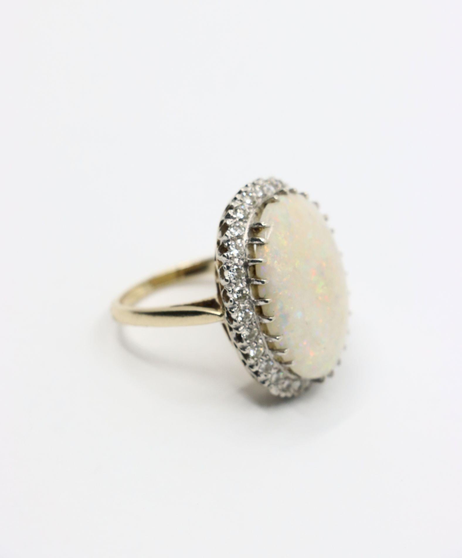 Vintage 14K Weißgold Diamant Opal Cocktail Ring im Angebot 3
