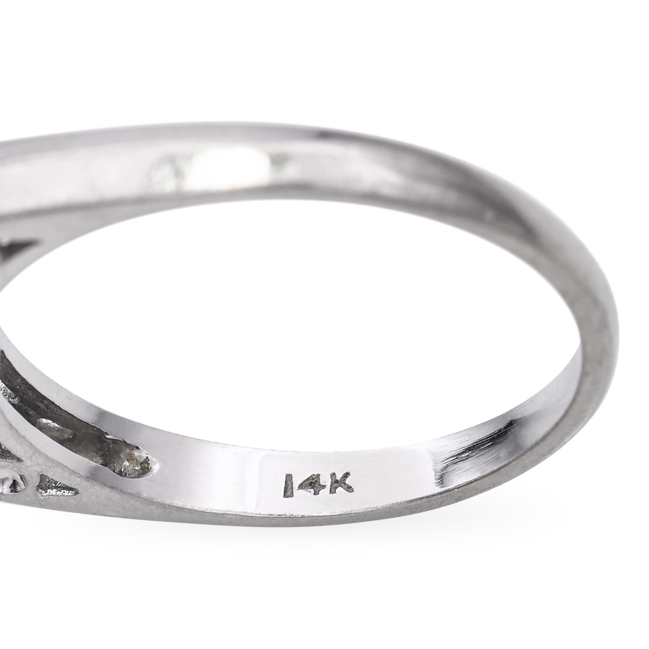 Anillo de diamantes vintage de oro blanco de 14k en venta 2