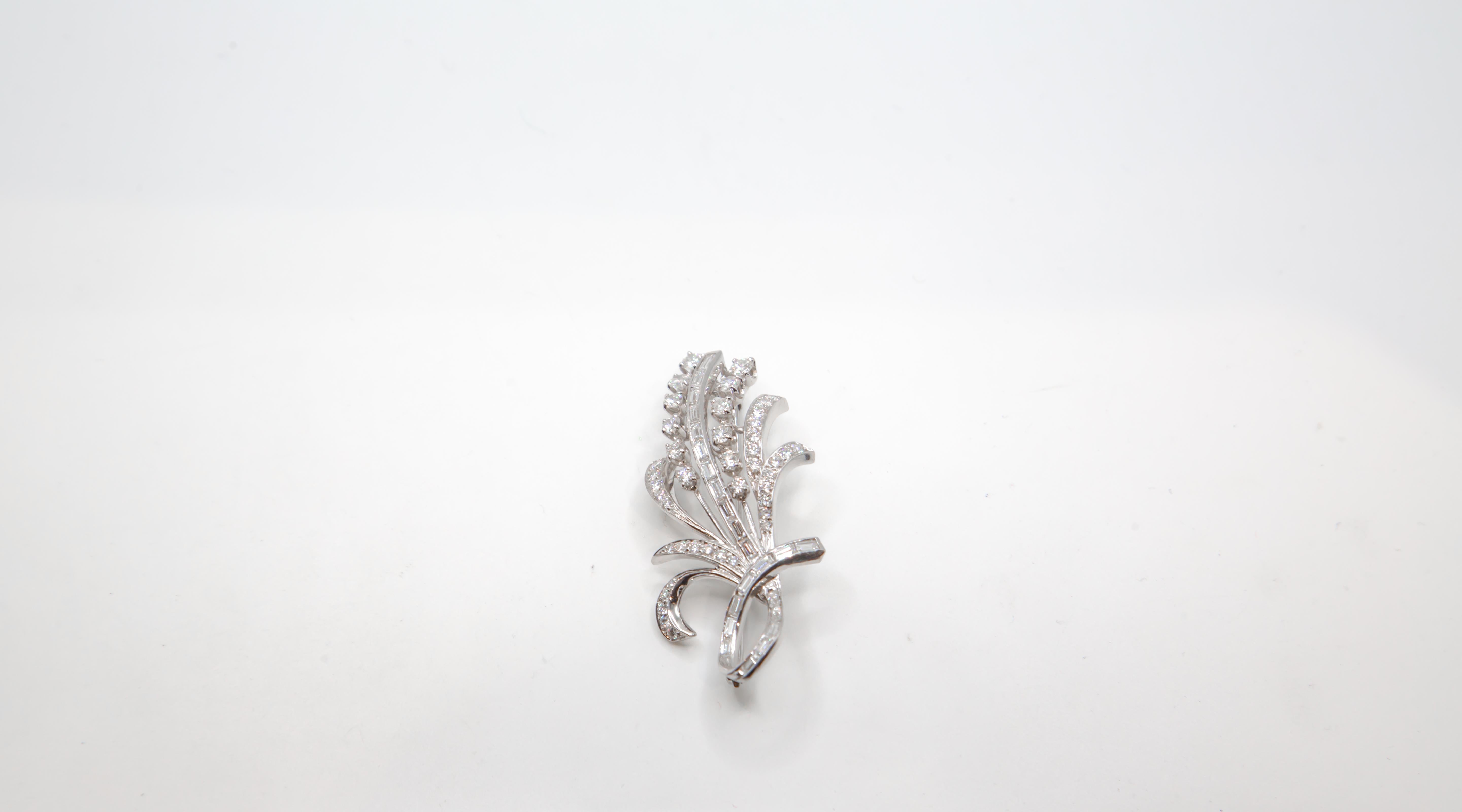 Vintage 14K White Gold Diamond Spray Brooch  Mid-Century Floral Design For Sale 1