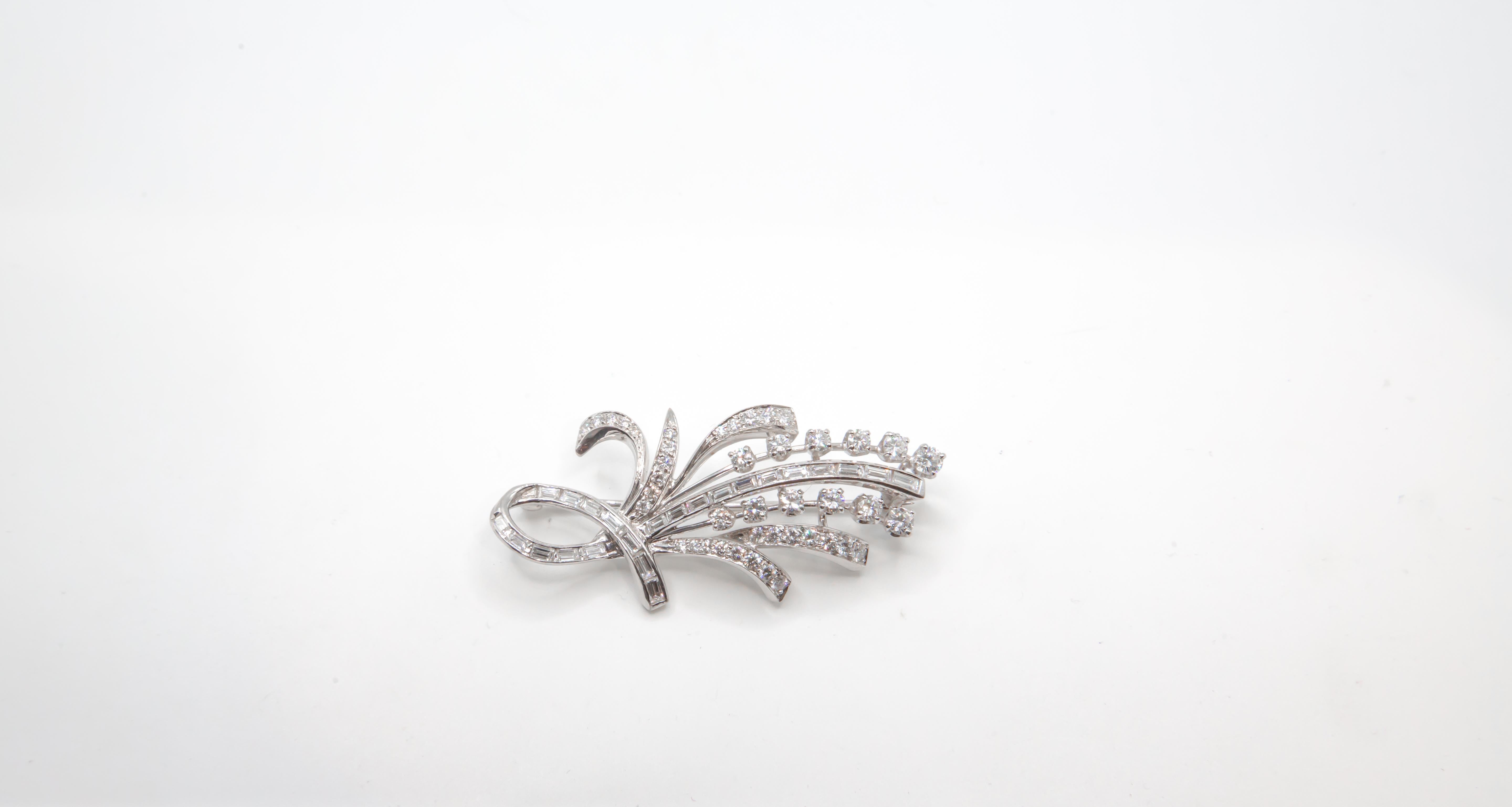 Vintage 14K White Gold Diamond Spray Brooch  Mid-Century Floral Design For Sale 2