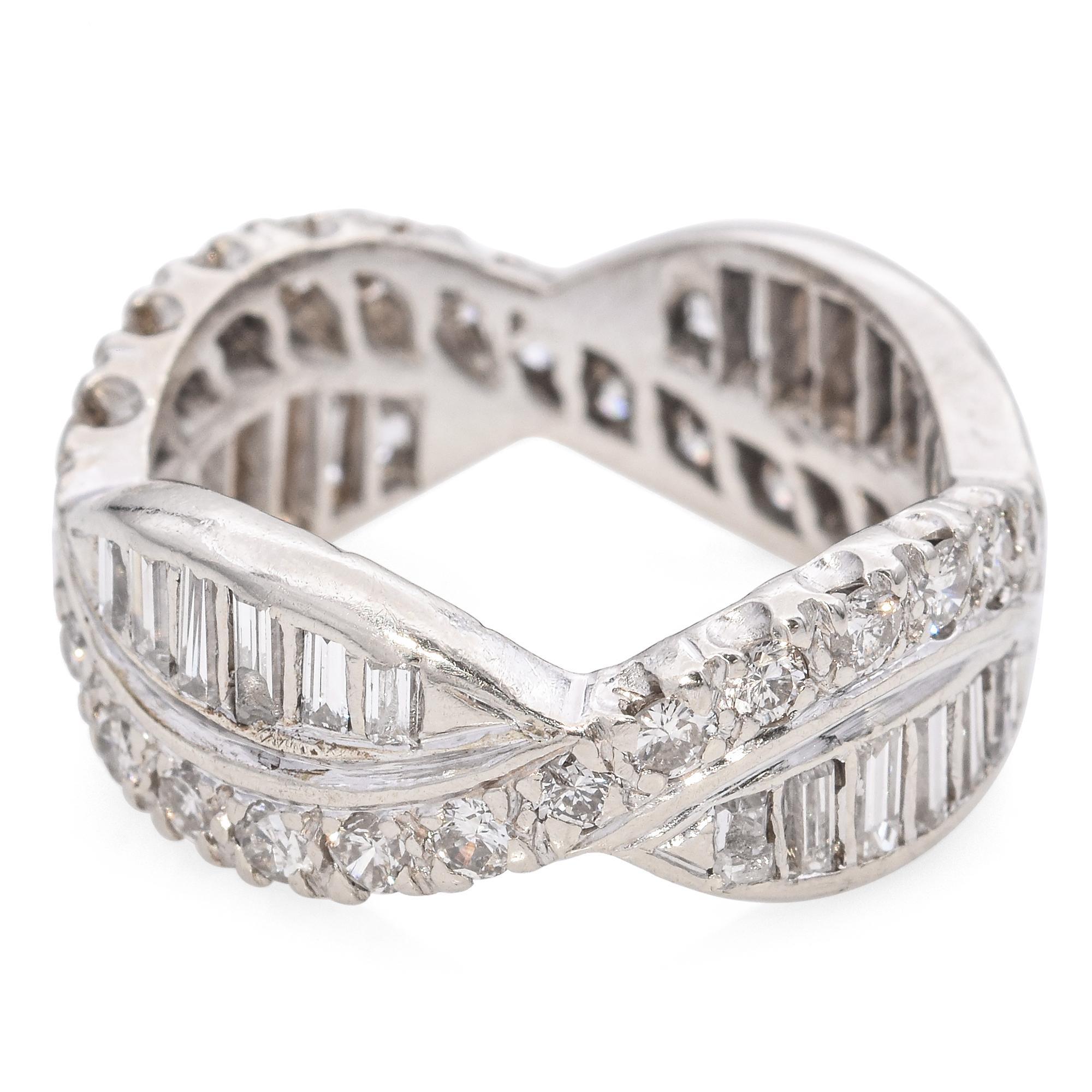 Women's Vintage 14k White Gold Diamond Wedding Band For Sale