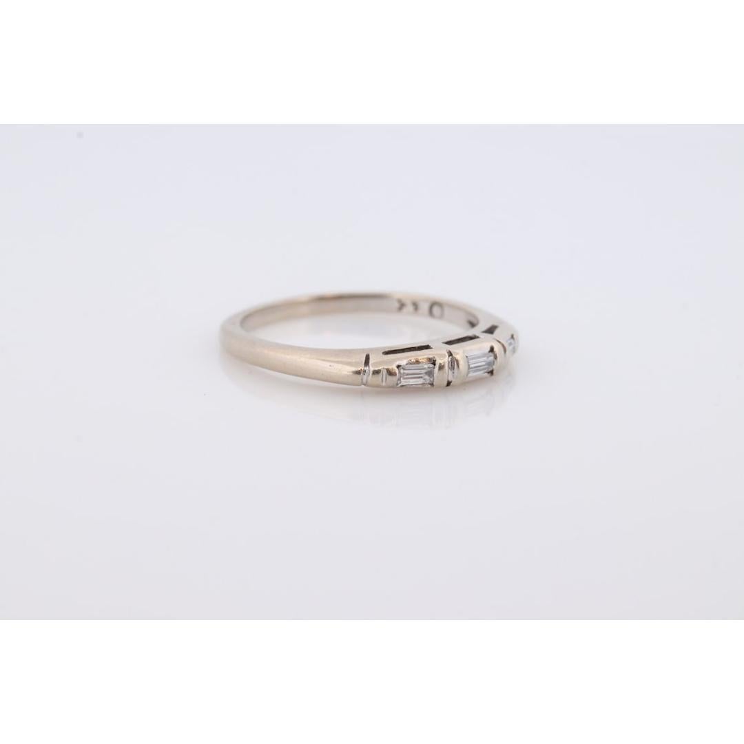 Women's Vintage 14k White Gold Diamond Wedding Band with 3 (triple) stone DIAMONDS. For Sale