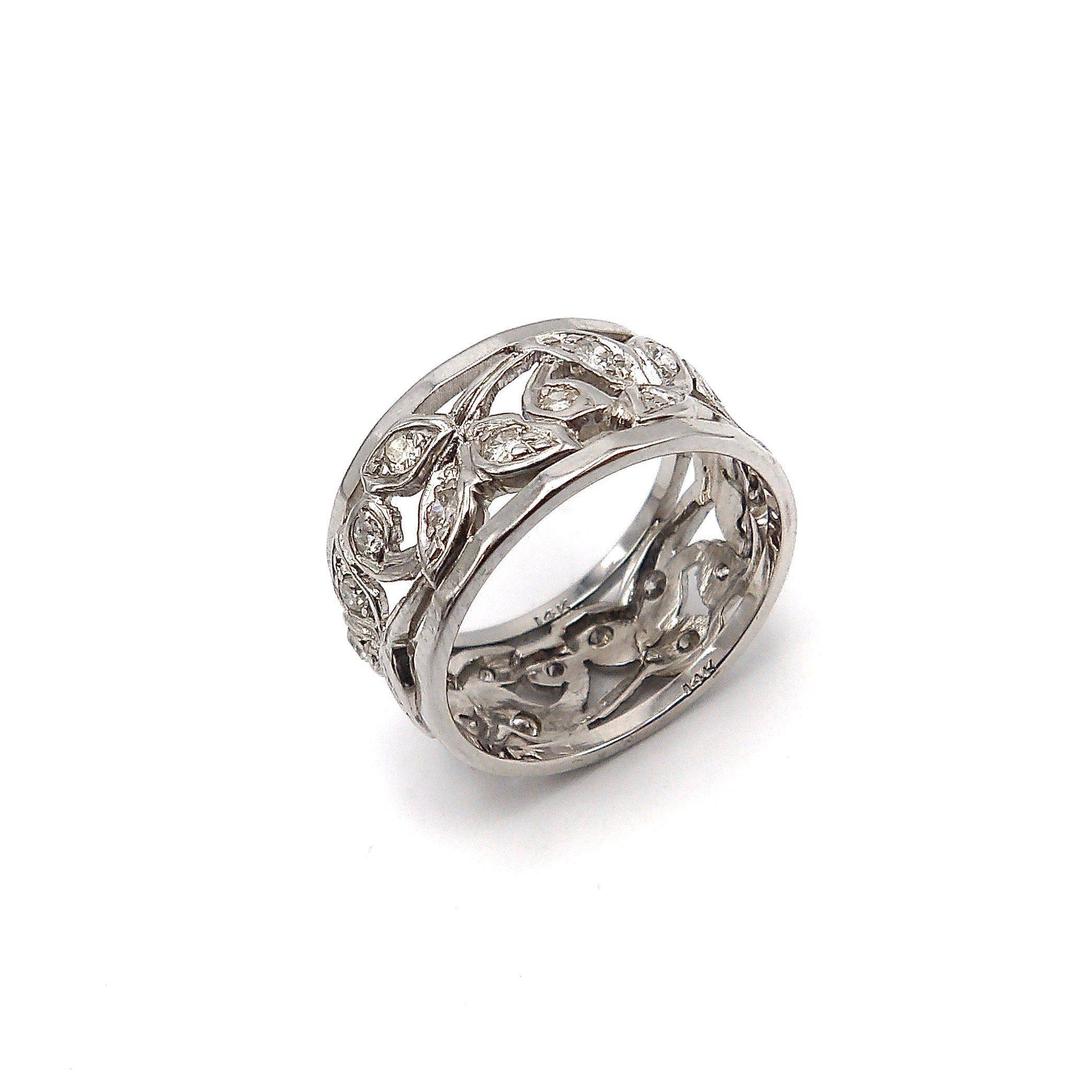 Contemporary Vintage 14K White Gold Foliate Diamond Ring with Reticulated Leaves For Sale