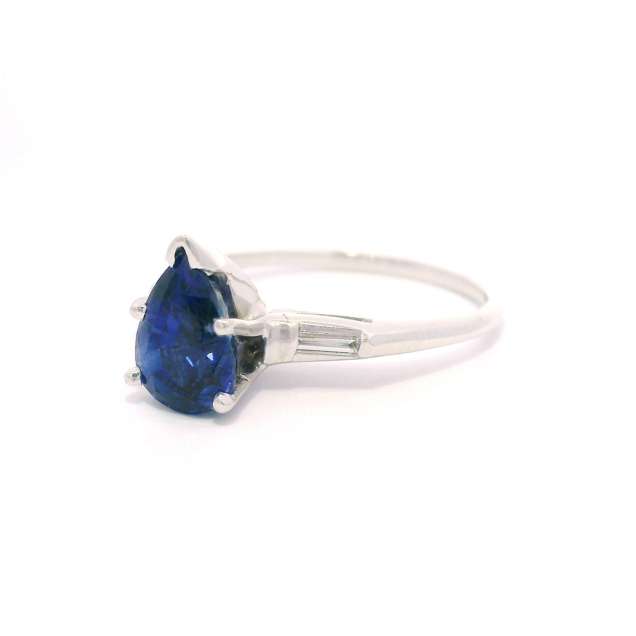Vintage 14k White Gold Gubelin 1.62ctw Pear Cut Ceylon Sapphire & Diamond Ring For Sale 2