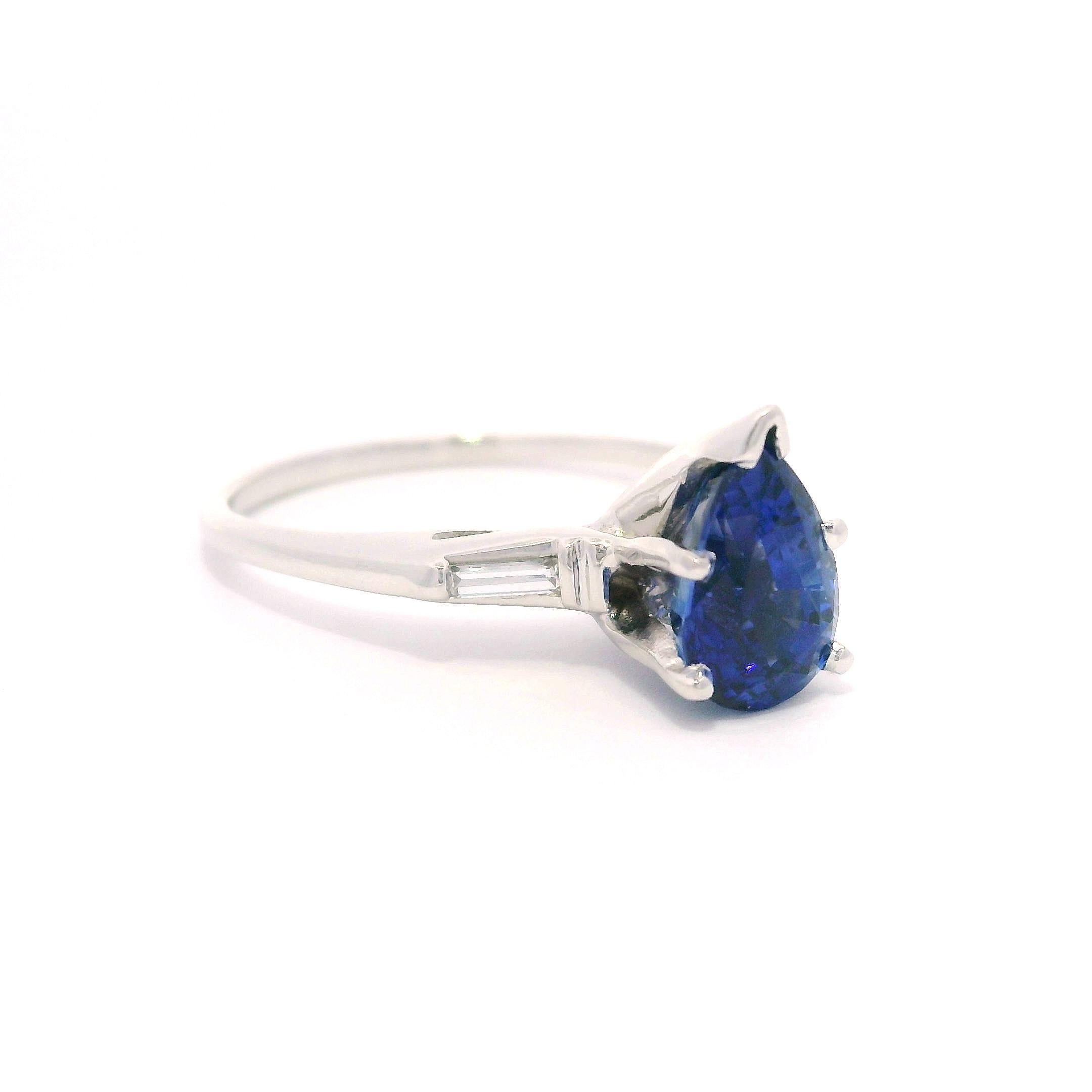 Vintage 14k White Gold Gubelin 1.62ctw Pear Cut Ceylon Sapphire & Diamond Ring For Sale 5