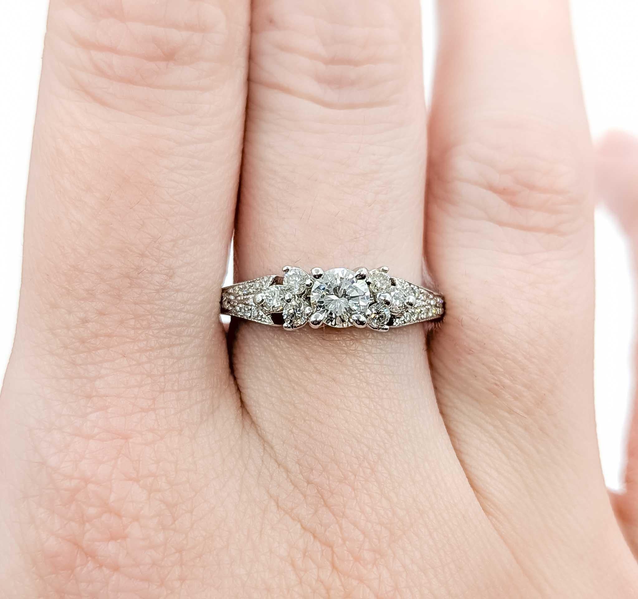 Anillo vintage de oro blanco de 14k con diamantes milgrain en Excelente estado para la venta en Bloomington, MN