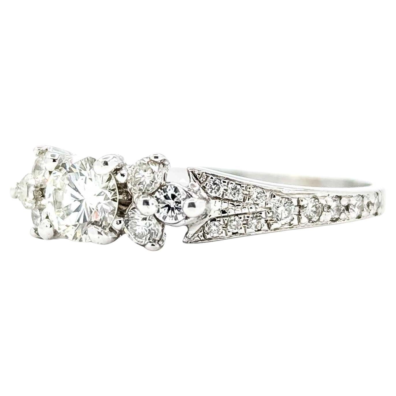 Anillo vintage de oro blanco de 14k con diamantes milgrain