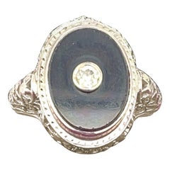 Anello vintage in oro bianco 14k con onice e diamanti in filigrana