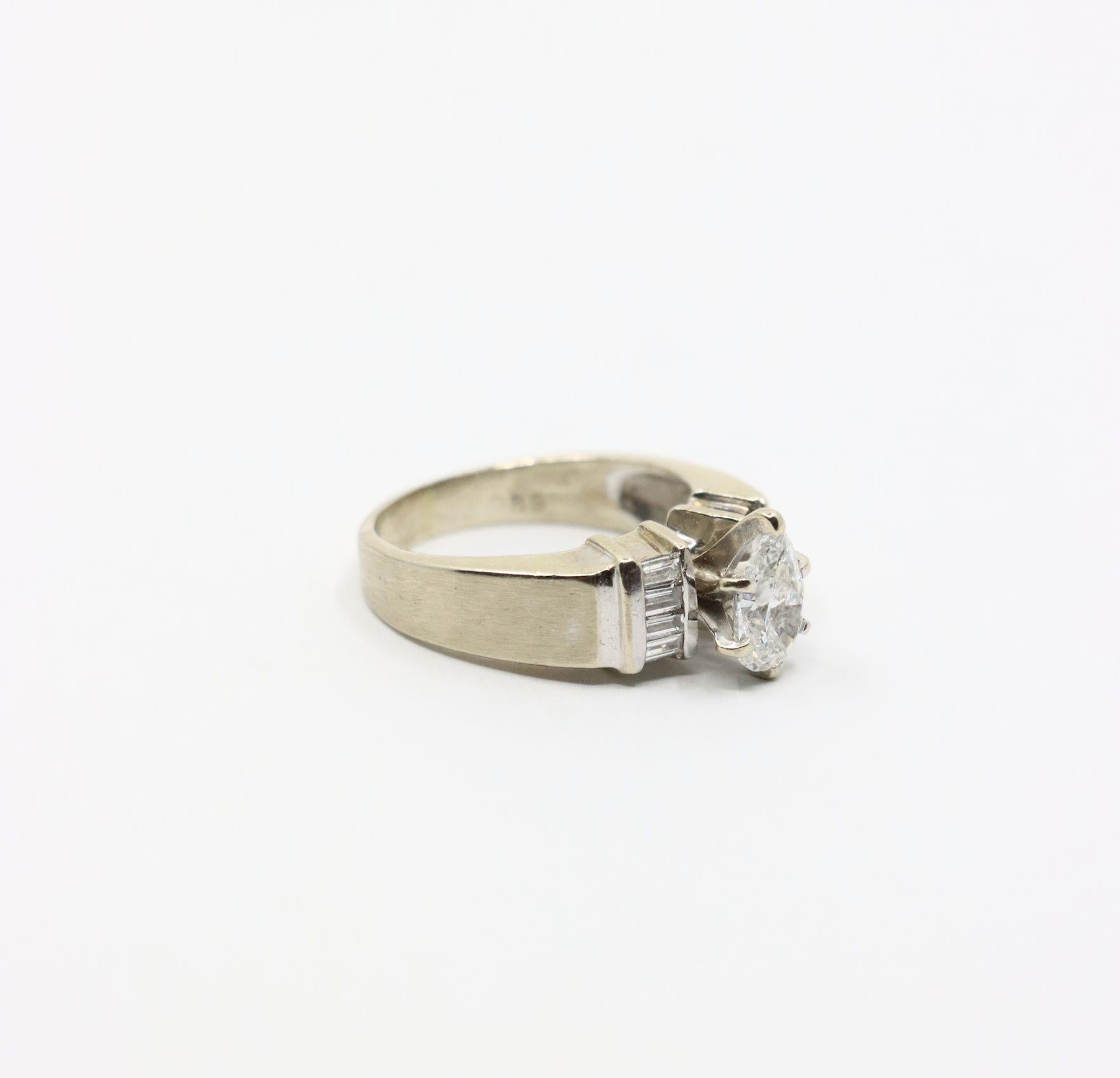 Vintage 14K Weißgold Birnenförmiger Diamantring in Birnenform im Angebot 4