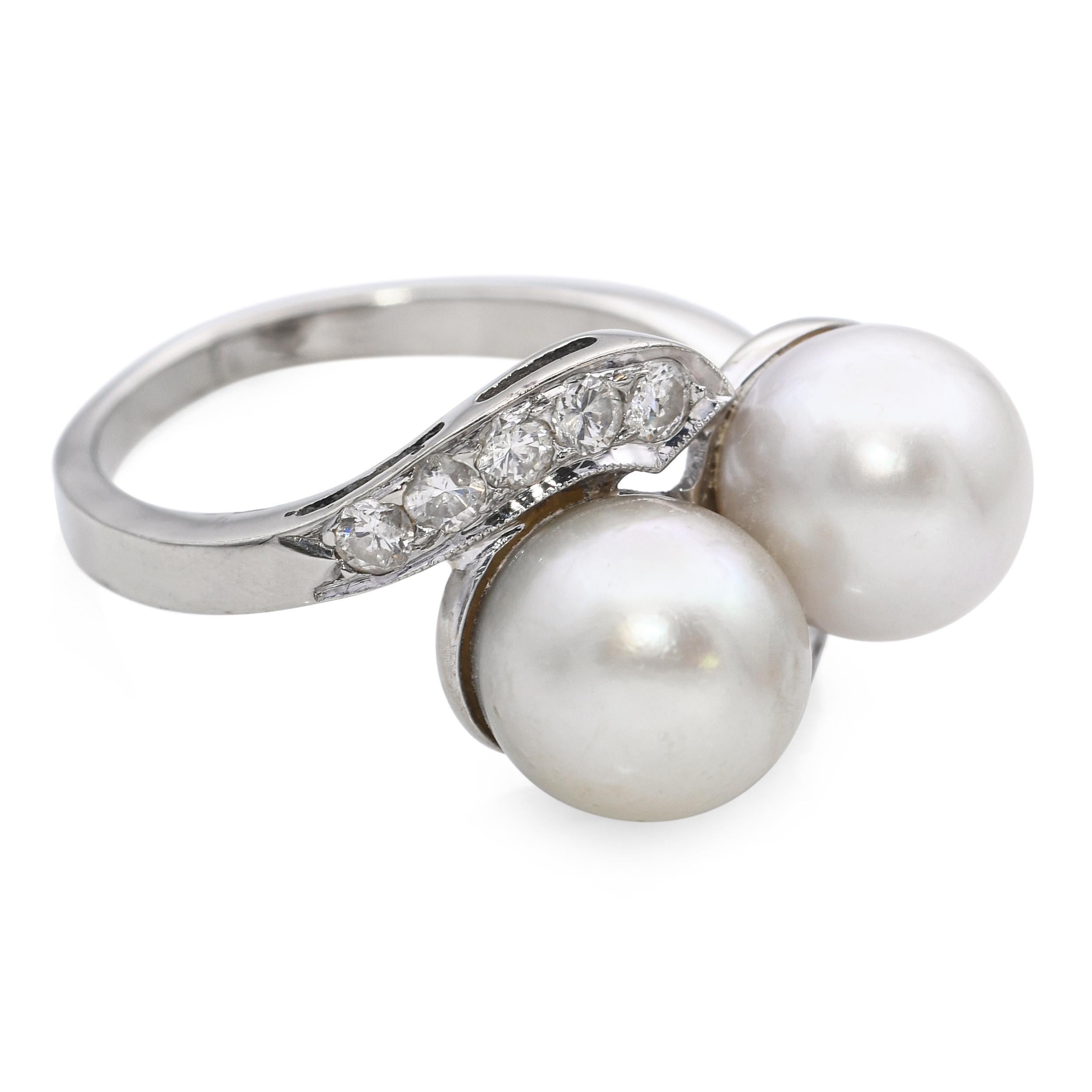 Vintage 14k or blanc perle et diamant bague semi bypass en vente 1