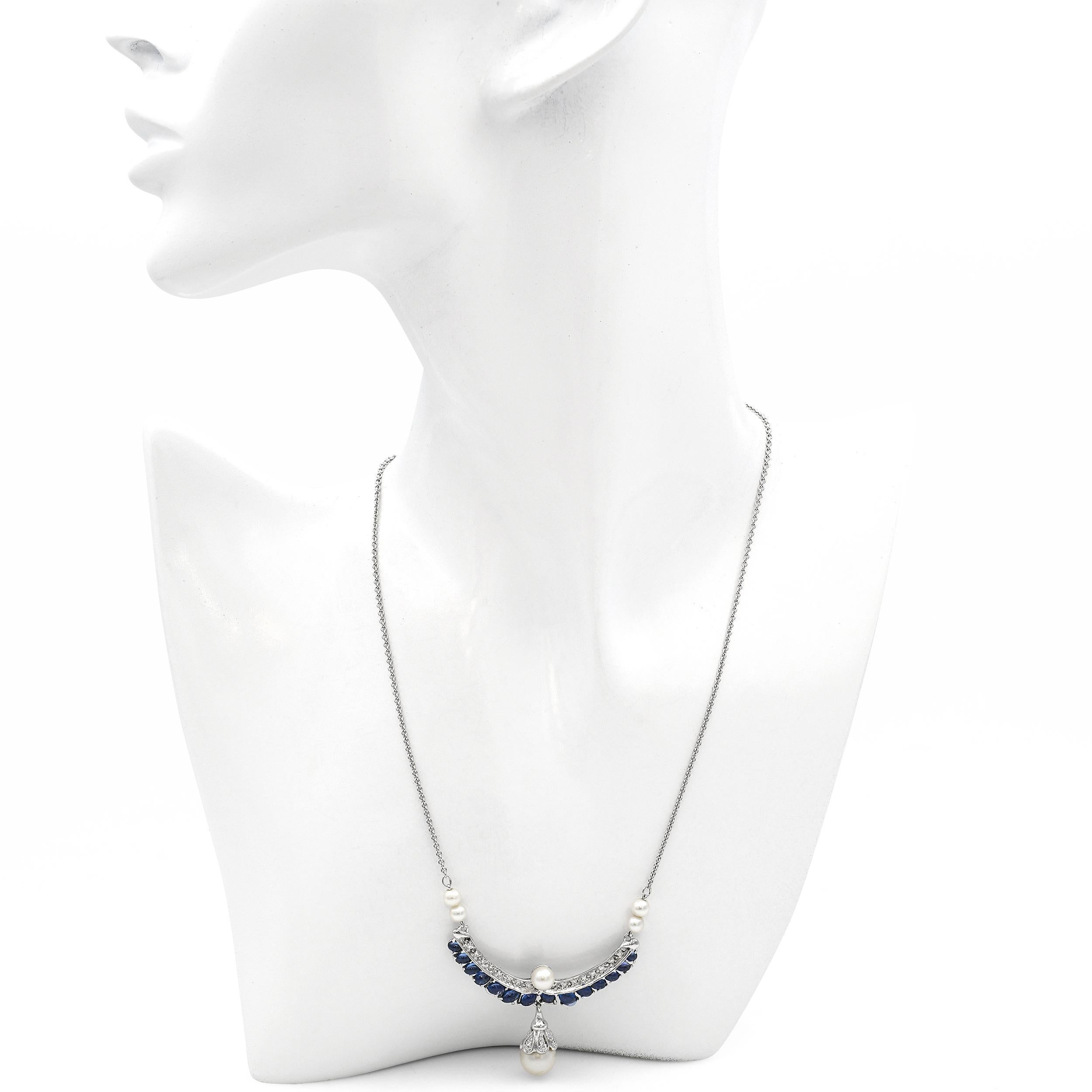 Vintage 14k Weißgold Perle Diamant und Saphir Halskette (Gemischter Schliff) im Angebot