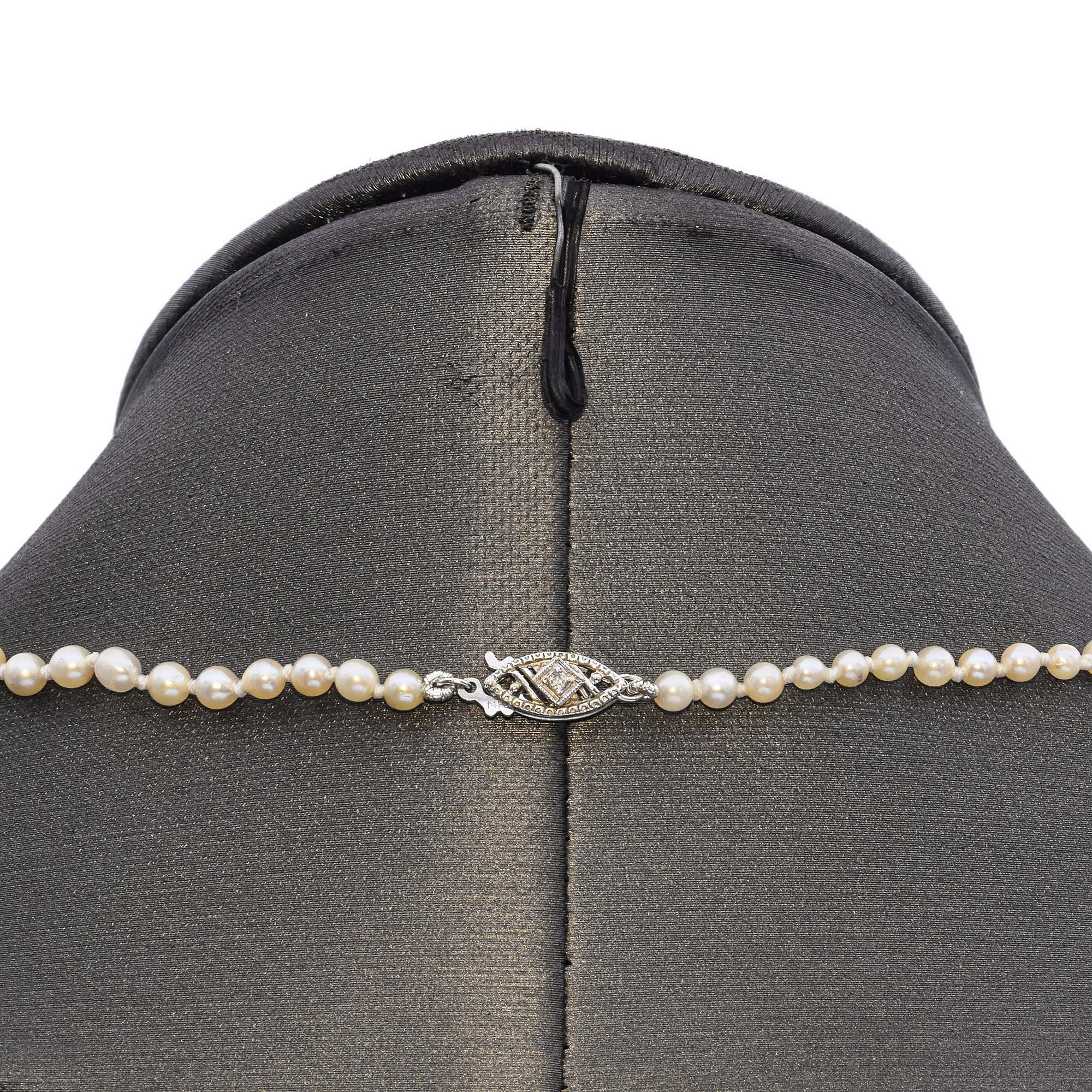 Donna Collana vintage con perle e diamanti in oro bianco 14k con chiusura a filo in vendita