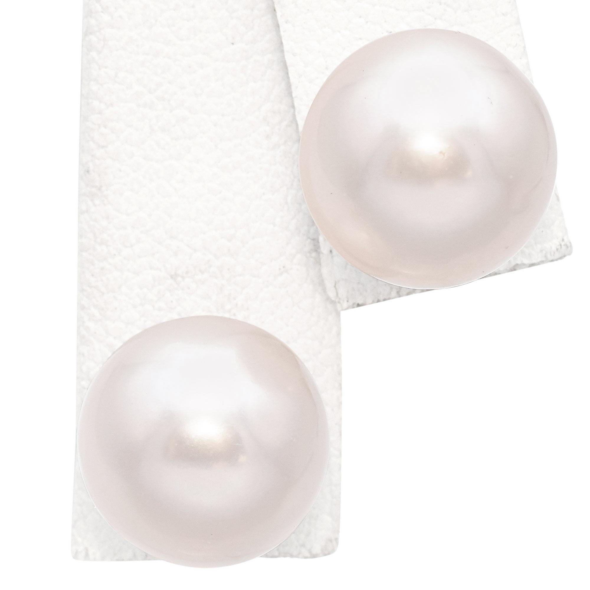 Vintage 14k White Gold Pearl Stud Earrings In Good Condition For Sale In New York, NY