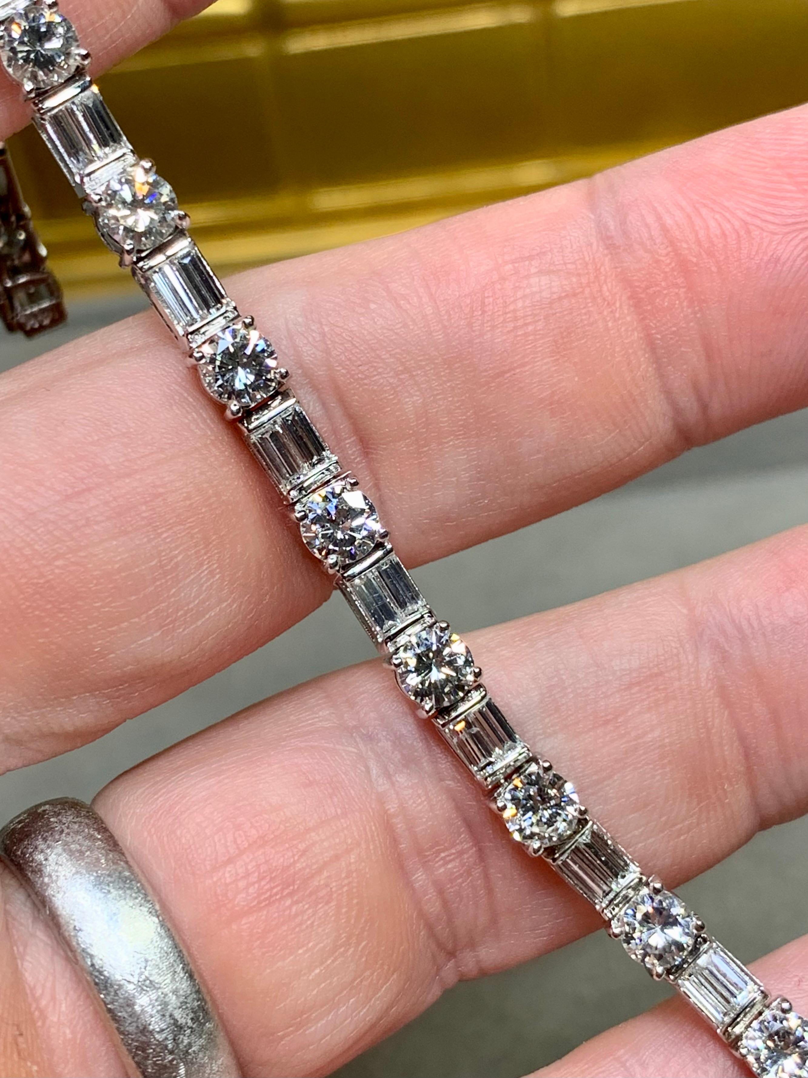 Vintage 14K White Gold Round Baguette Diamond Tennis Line Bracelet 9ctw G Vs 7” In Excellent Condition For Sale In Winter Springs, FL