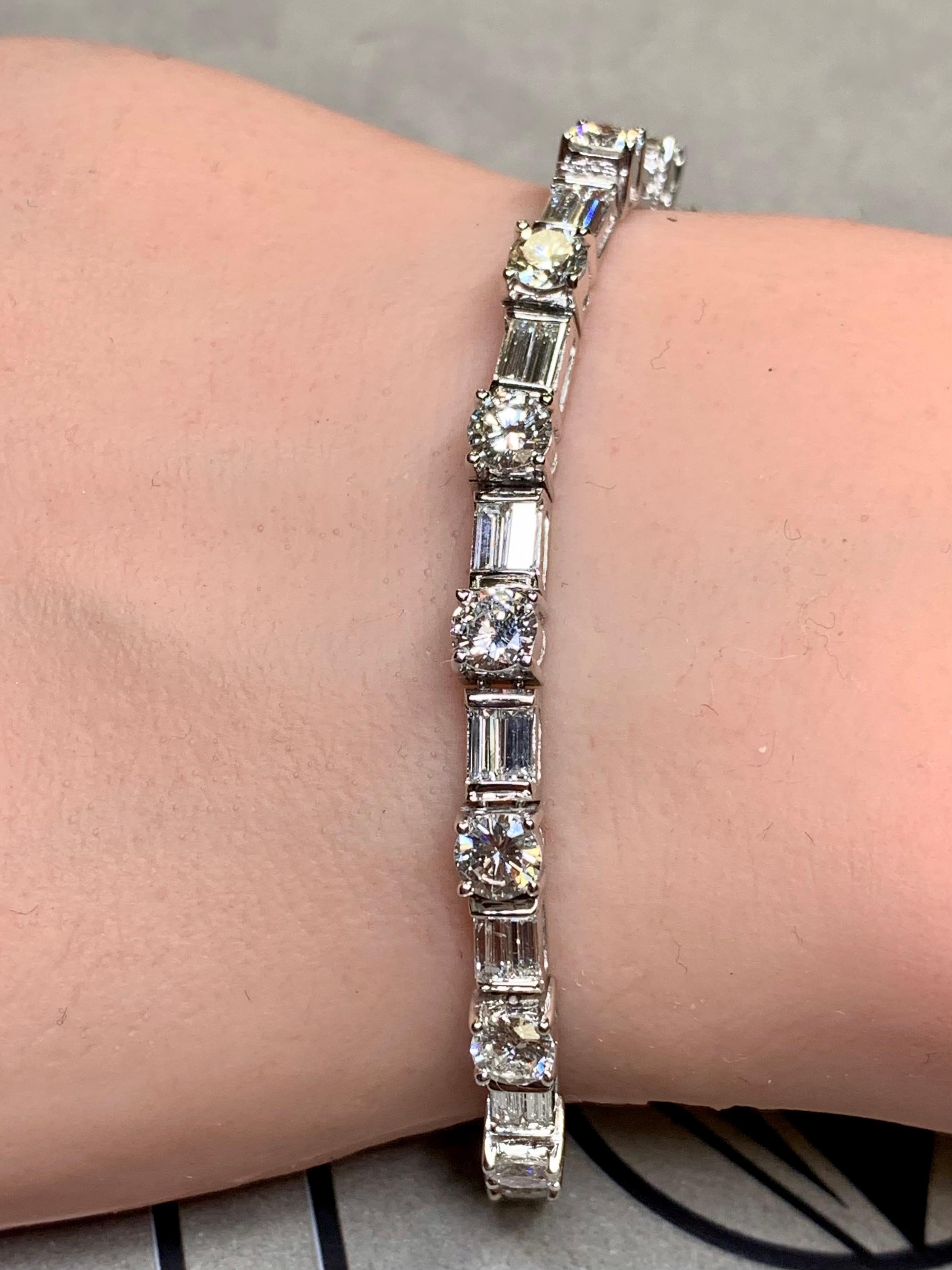 Women's or Men's Vintage 14K White Gold Round Baguette Diamond Tennis Line Bracelet 9ctw G Vs 7” For Sale