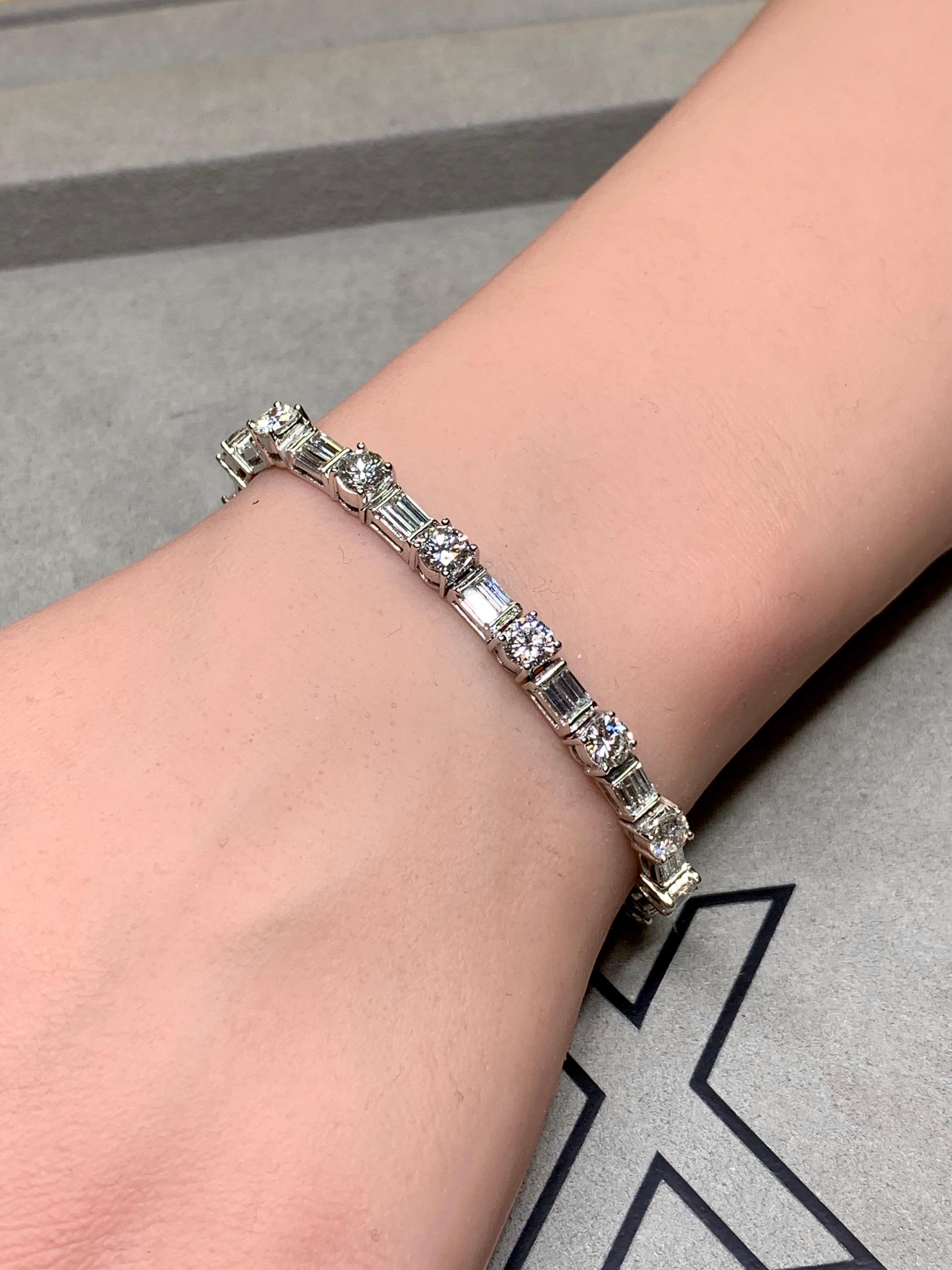 Vintage 14K White Gold Round Baguette Diamond Tennis Line Bracelet 9ctw G Vs 7” For Sale 2