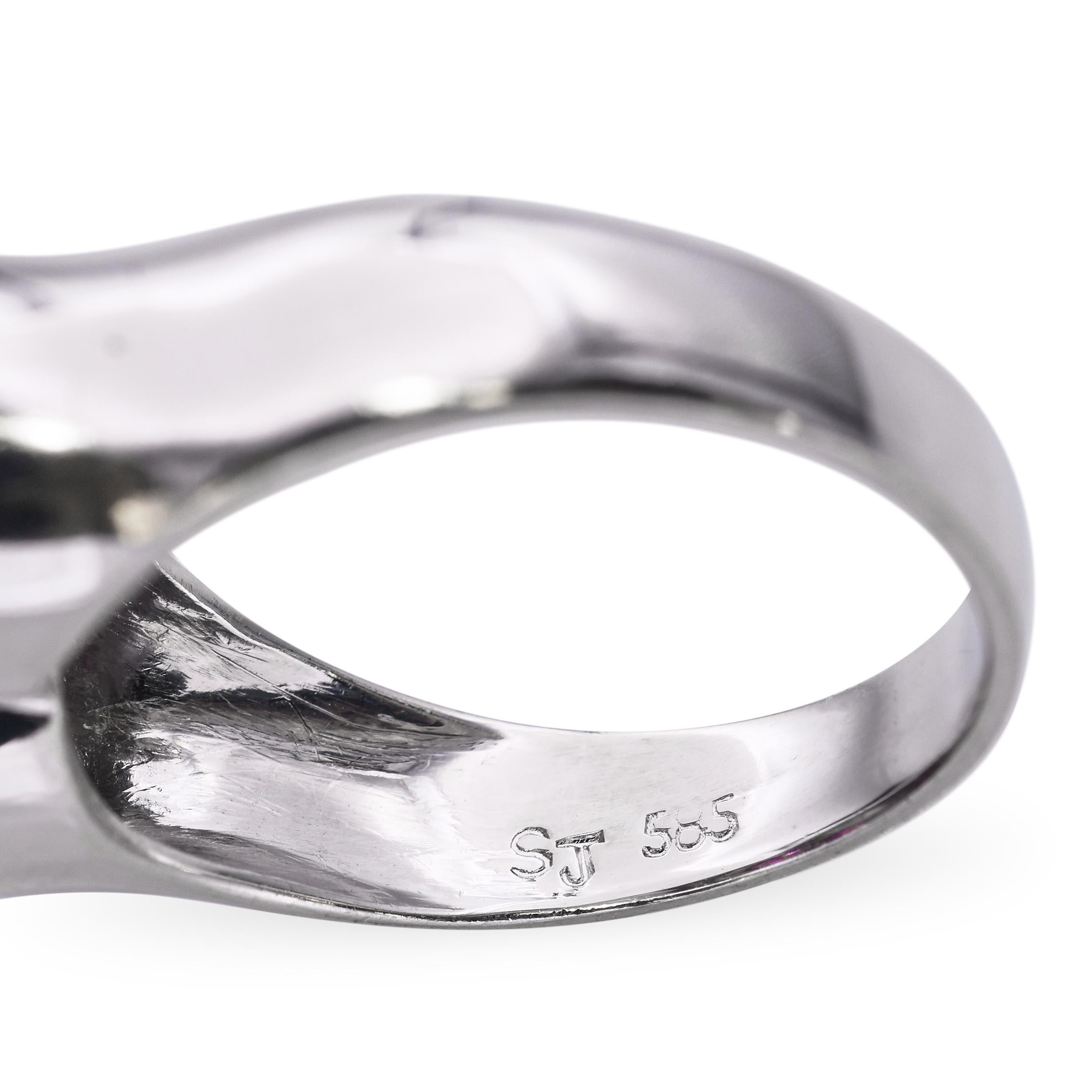 Bague vintage en or blanc 14k avec rubis et diamants en vente 3