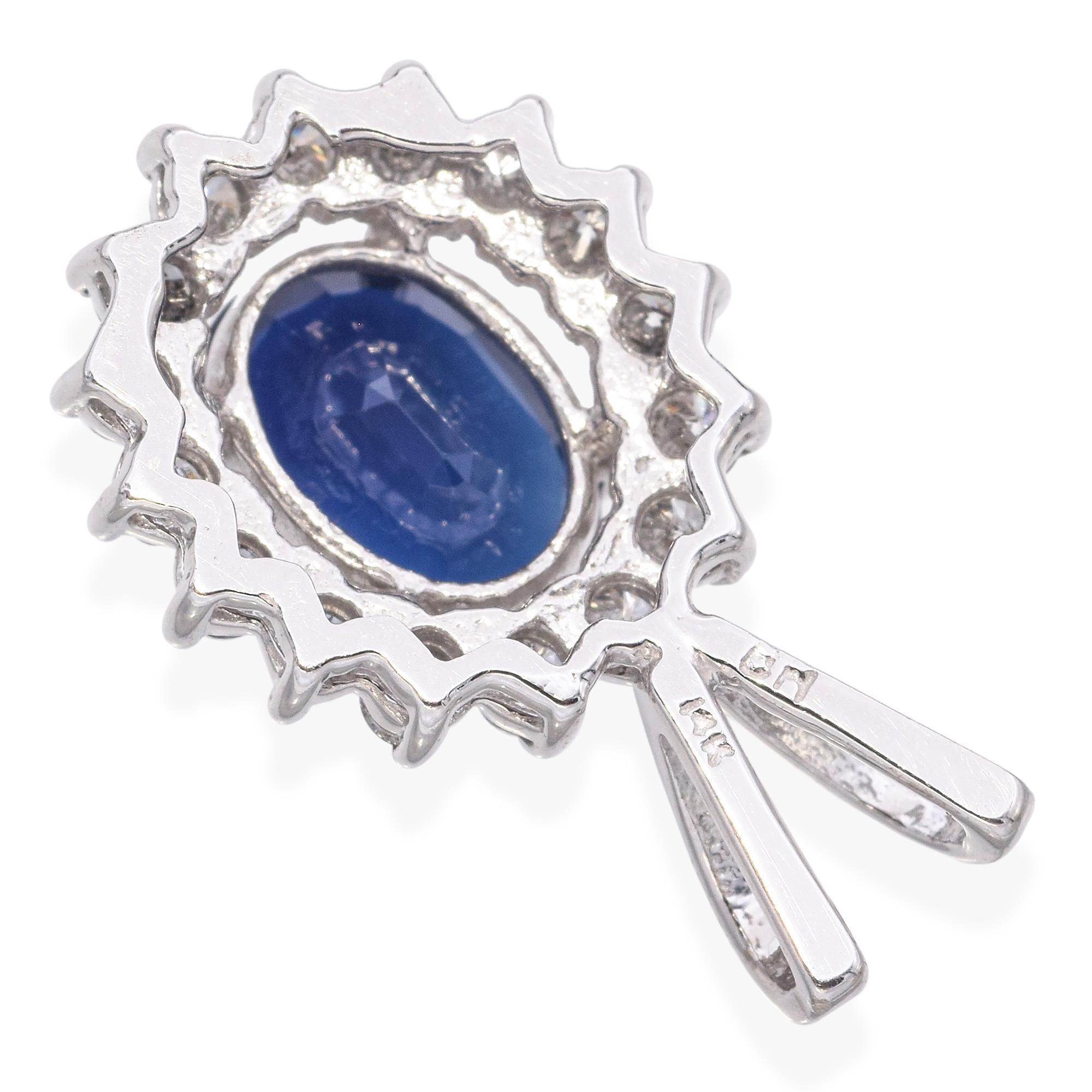 Pendentif vintage en or blanc 14 carats avec saphir et diamants Bon état - En vente à New York, NY