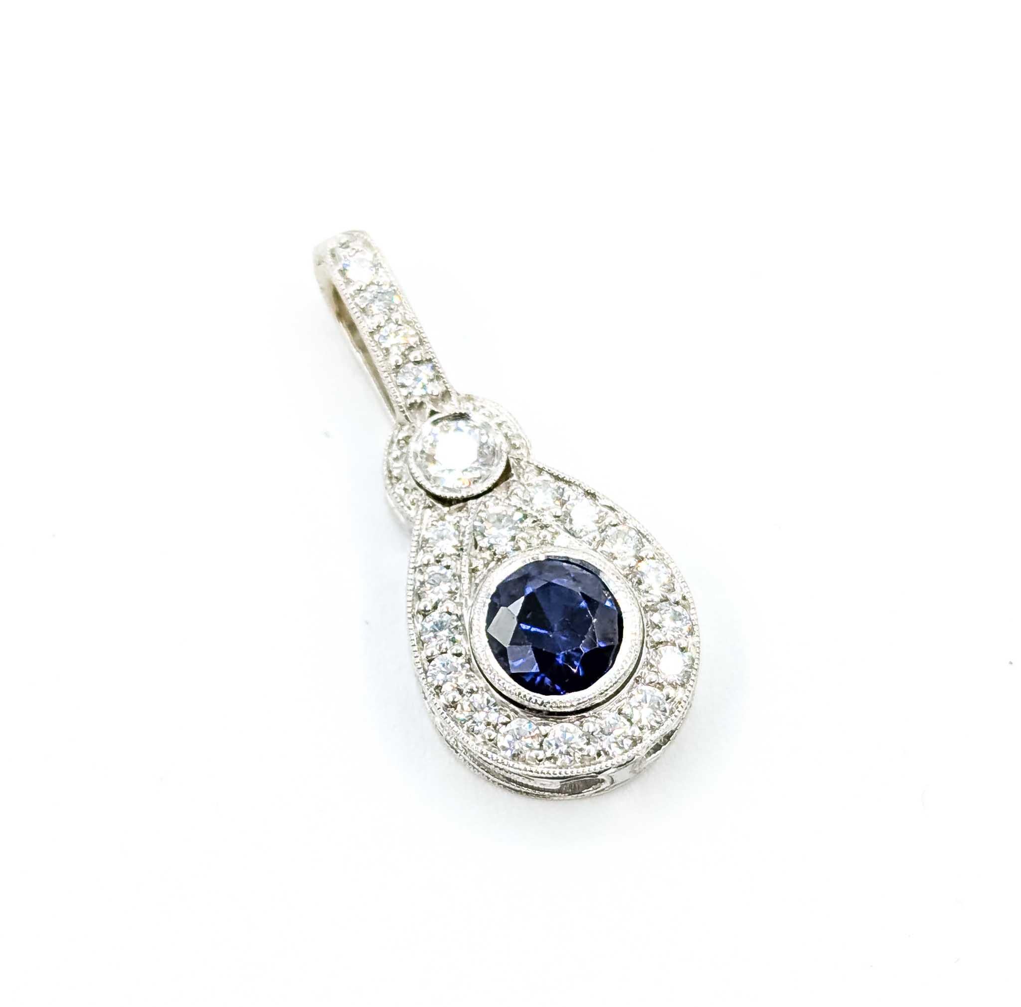 Ciondolo a goccia con zaffiro e diamante in oro bianco 14k vintage in vendita 2