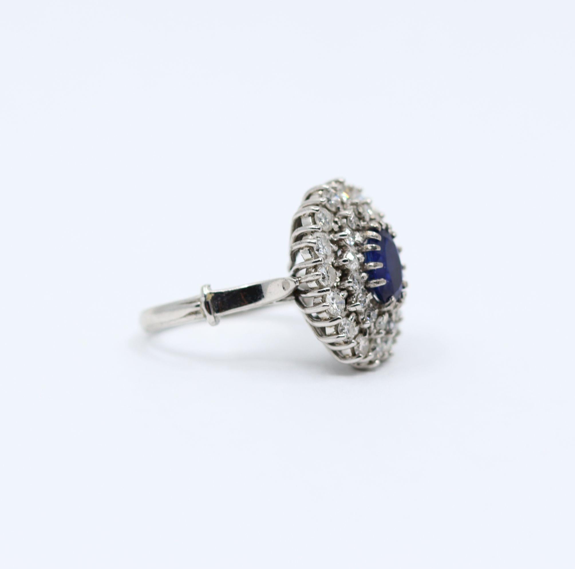 Vintage 14K White Gold Sapphire Diamonds Ring For Sale 1