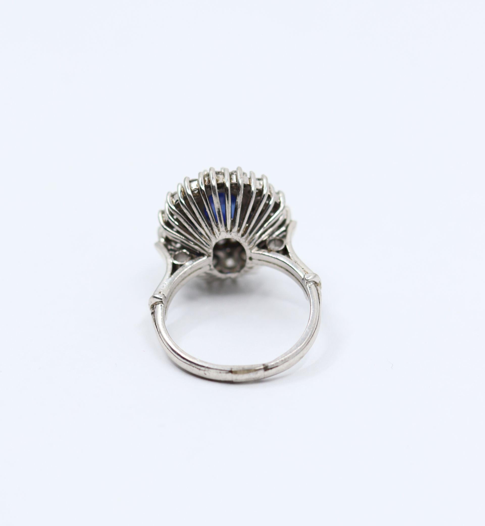Vintage 14K White Gold Sapphire Diamonds Ring For Sale 2