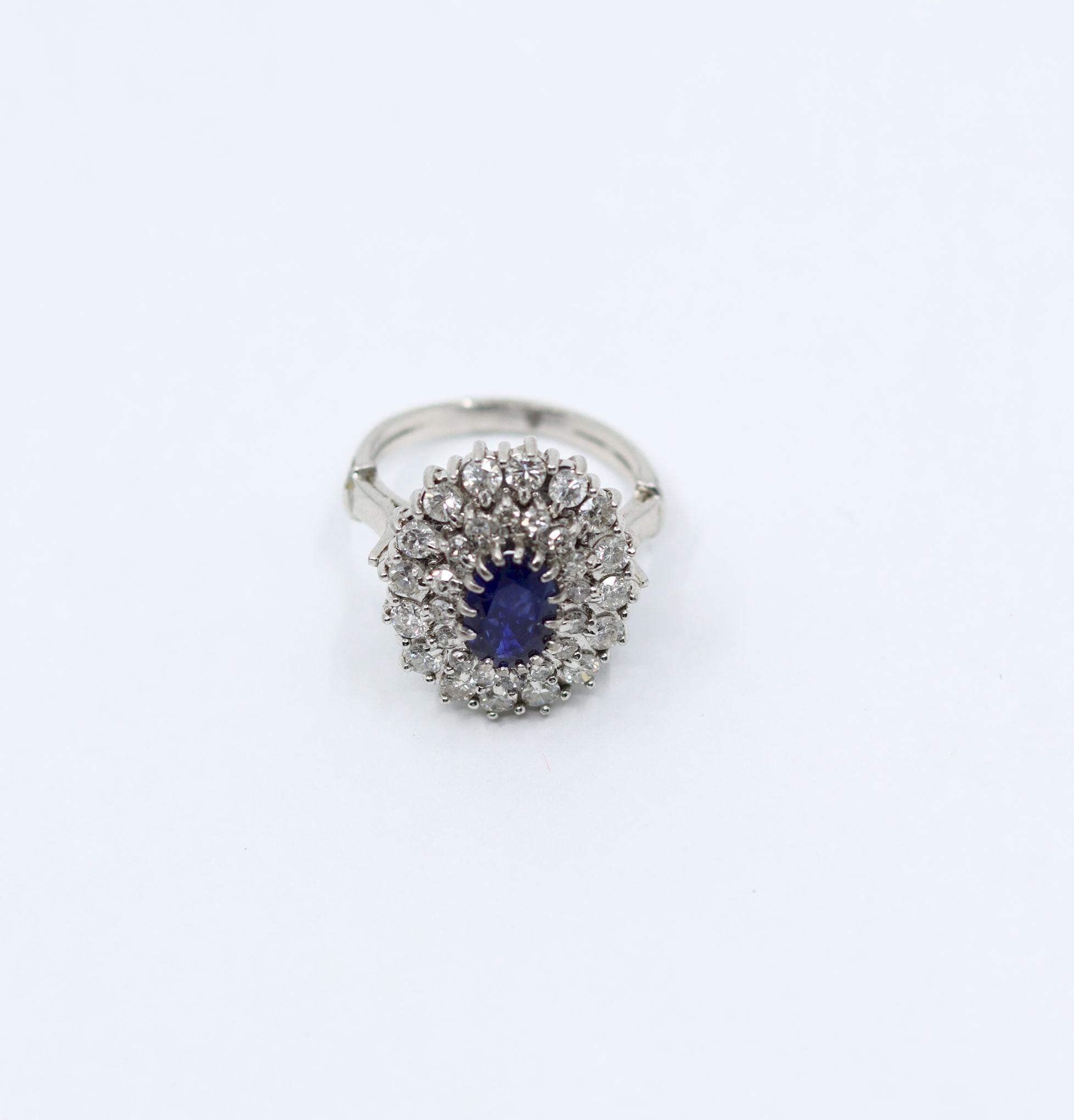 Vintage 14K White Gold Sapphire Diamonds Ring For Sale 3