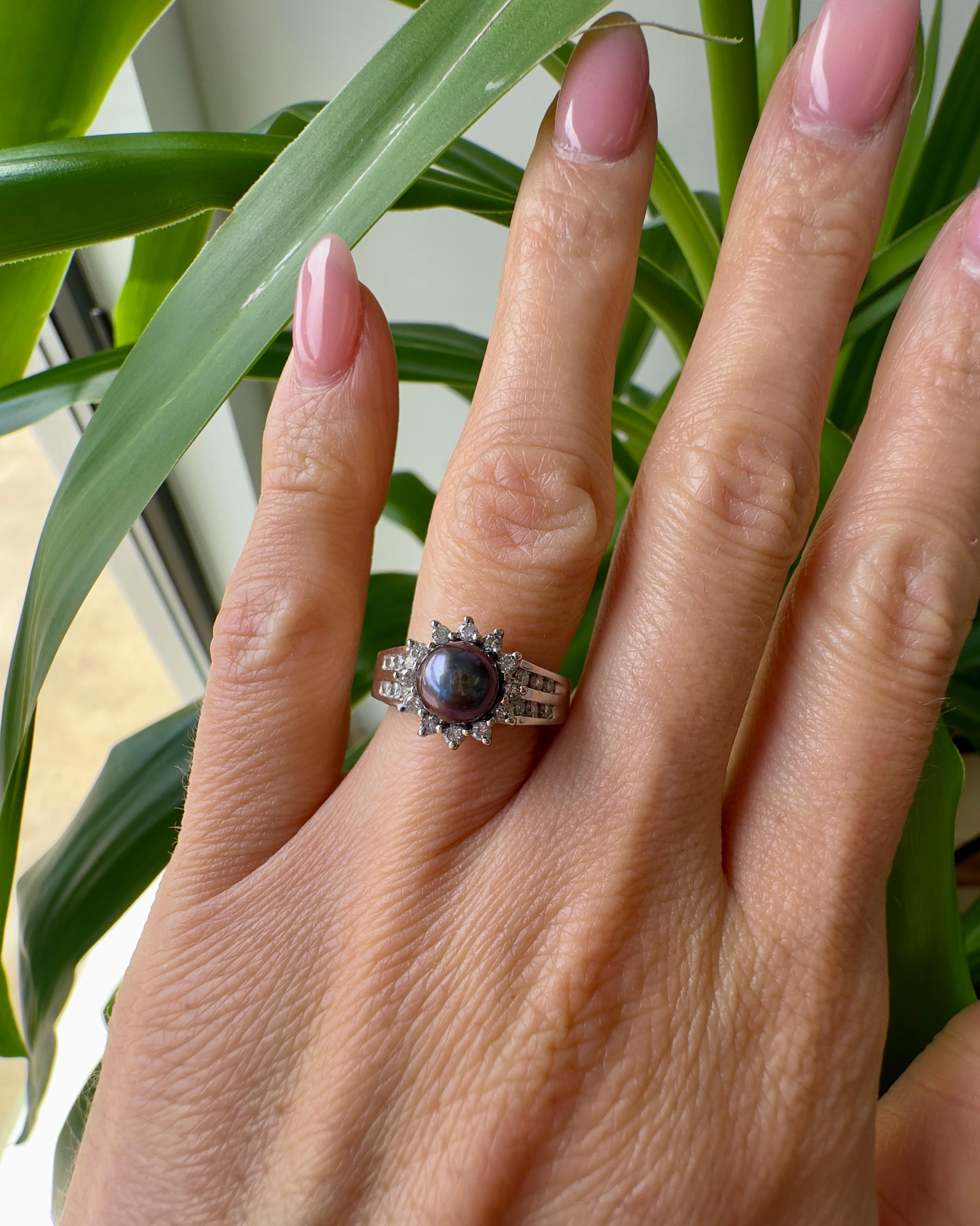 Donna Anello vintage in oro bianco 14k con perle nere dei mari del sud di Tahiti e diamanti in vendita
