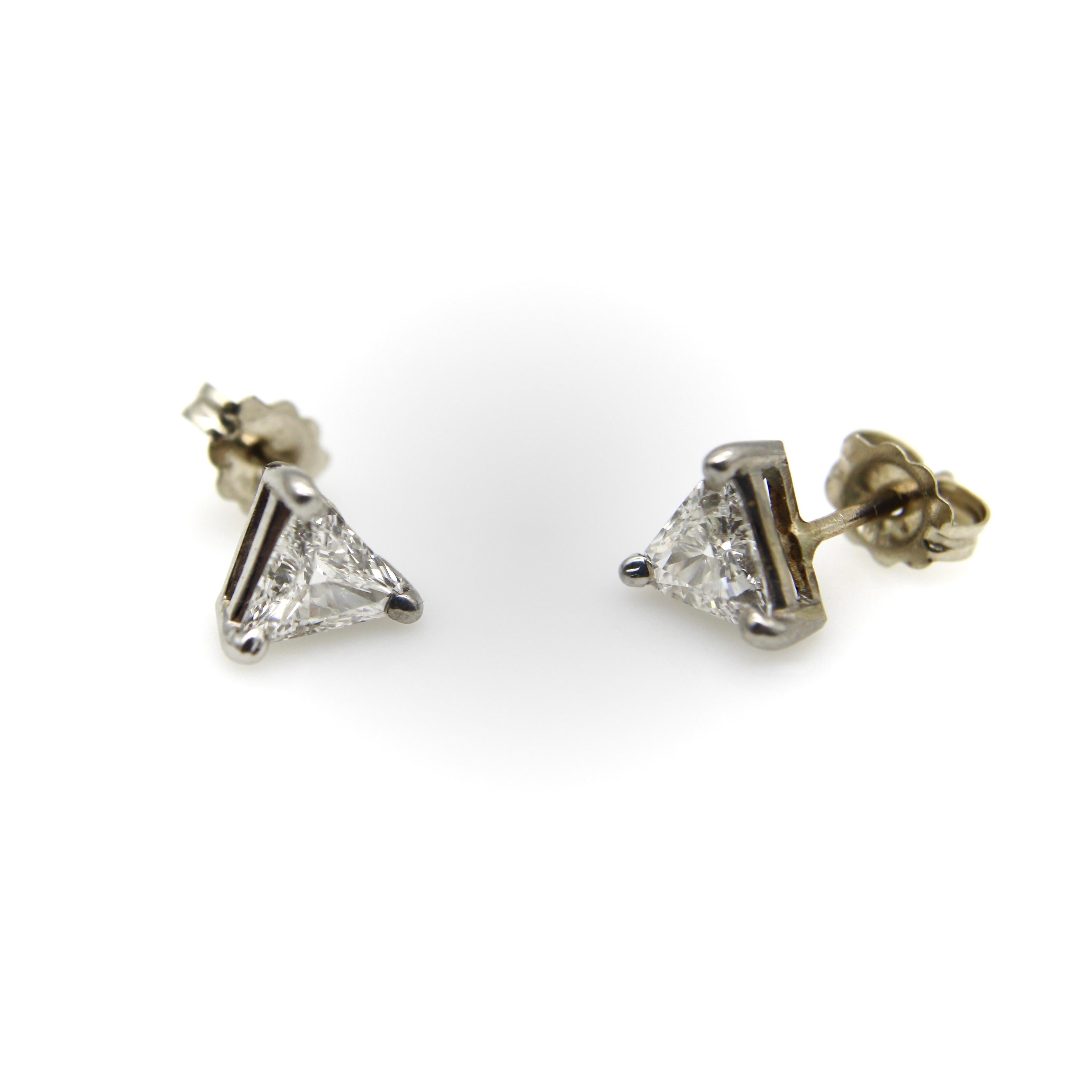 Modern Vintage 14K White Gold Trilliant Diamond Stud Earrings  For Sale