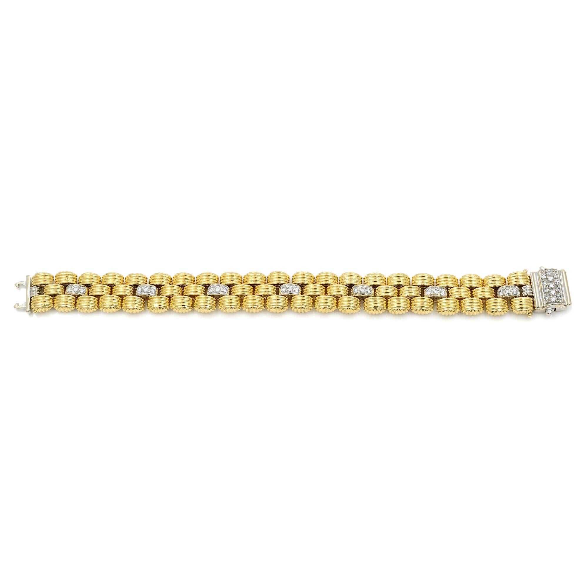 Vintage 18 Karat Yellow and White Gold Link Bracelet with Diamonds 1.50 Carat In Excellent Condition In New York, NY