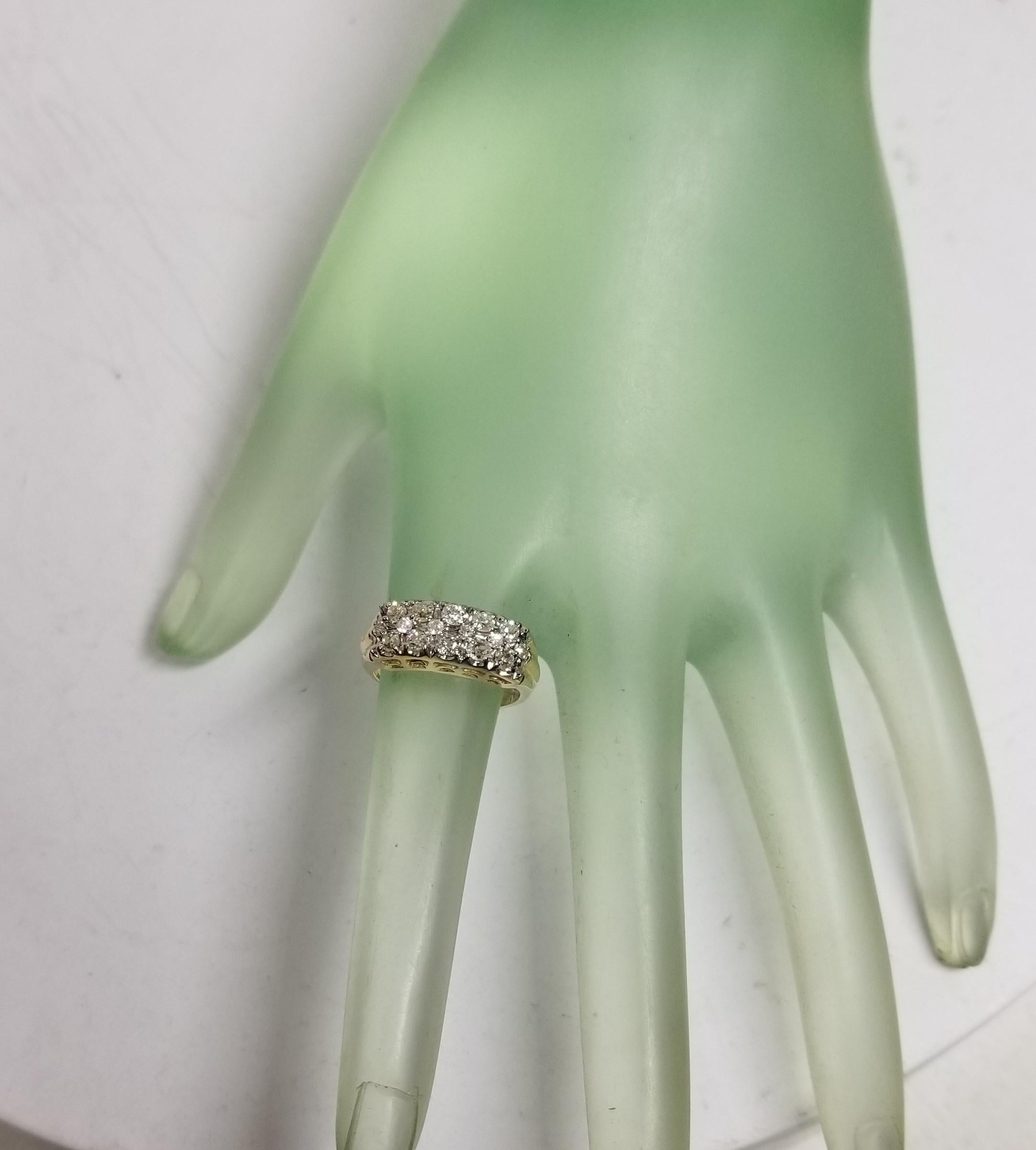 Vintage 14k Yellow and White Gold Old Minor Cut Diamond Wedding Ring In Excellent Condition For Sale In Los Angeles, CA