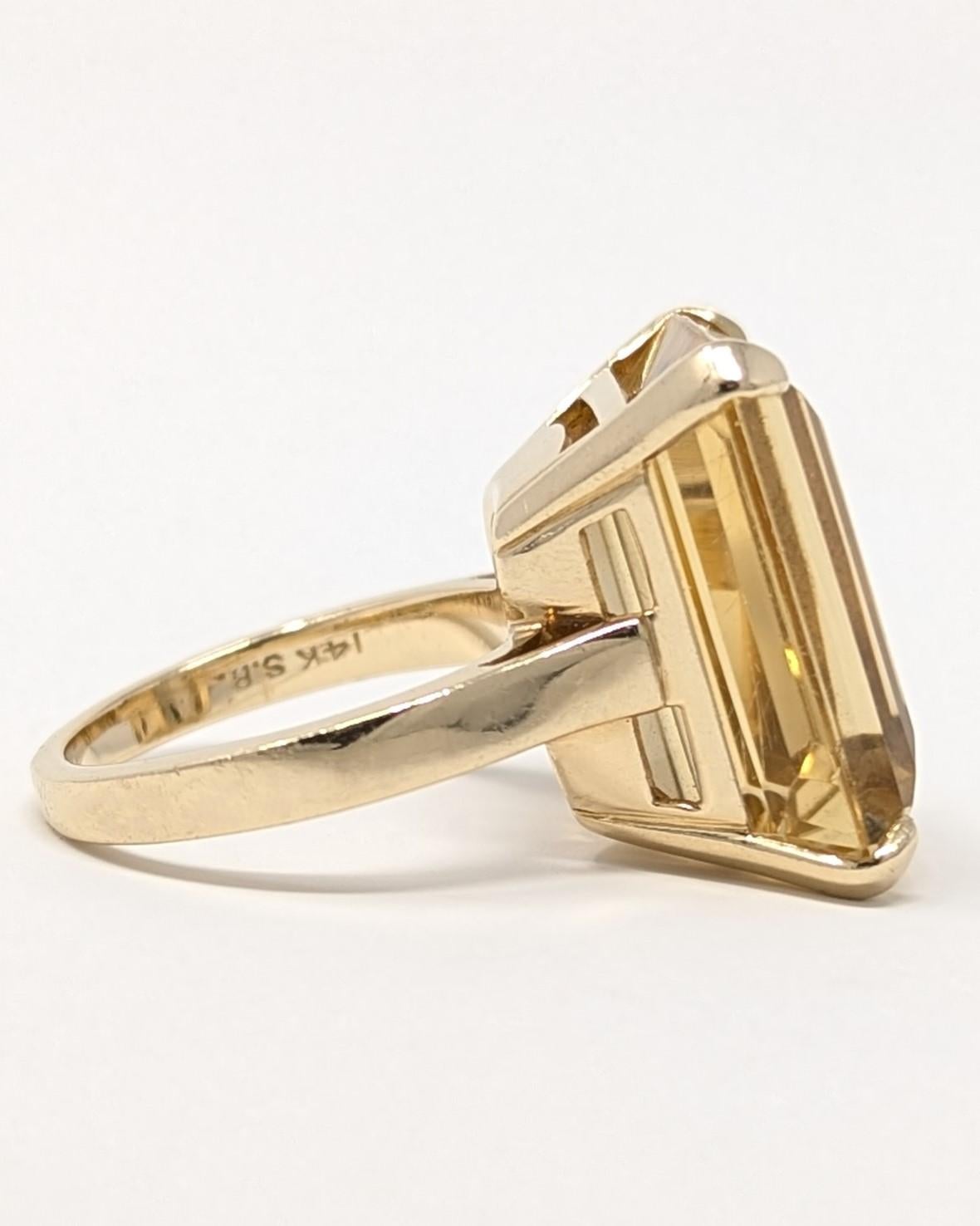 Anillo vintage de citrino amarillo de 14 quilates firmado S.B. Oro amarillo macizo talla esmeralda grande Corte esmeralda