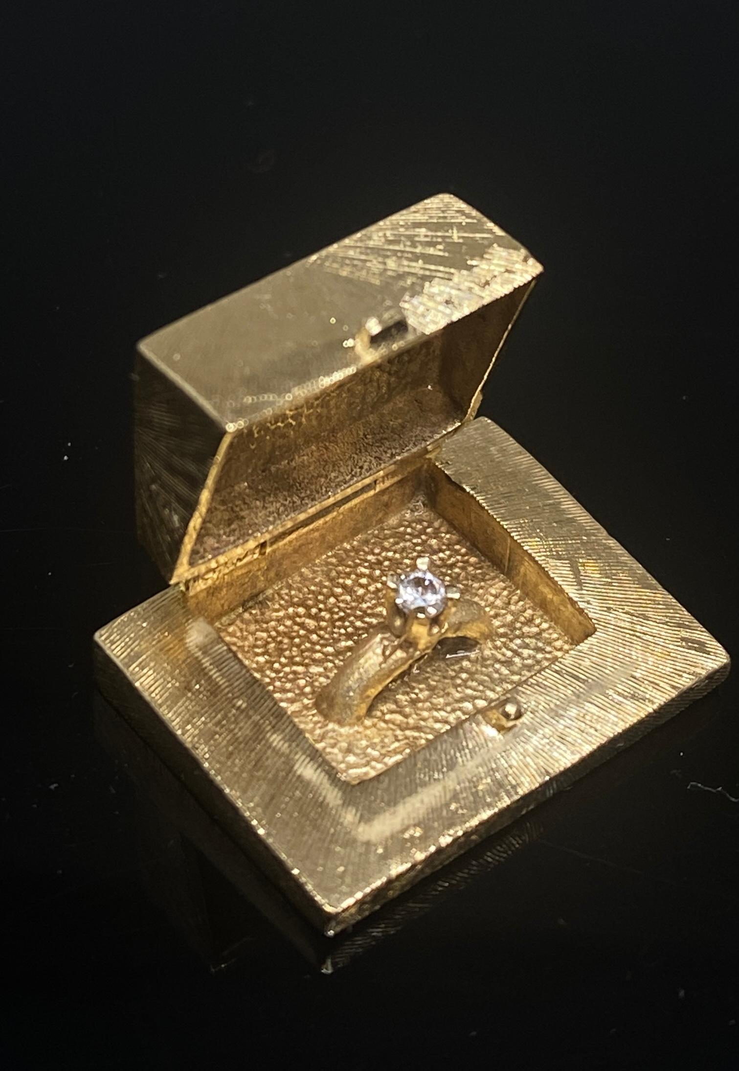 Vintage 14k Yellow Engagement Ring Box Bracelet Pendant Charm 6