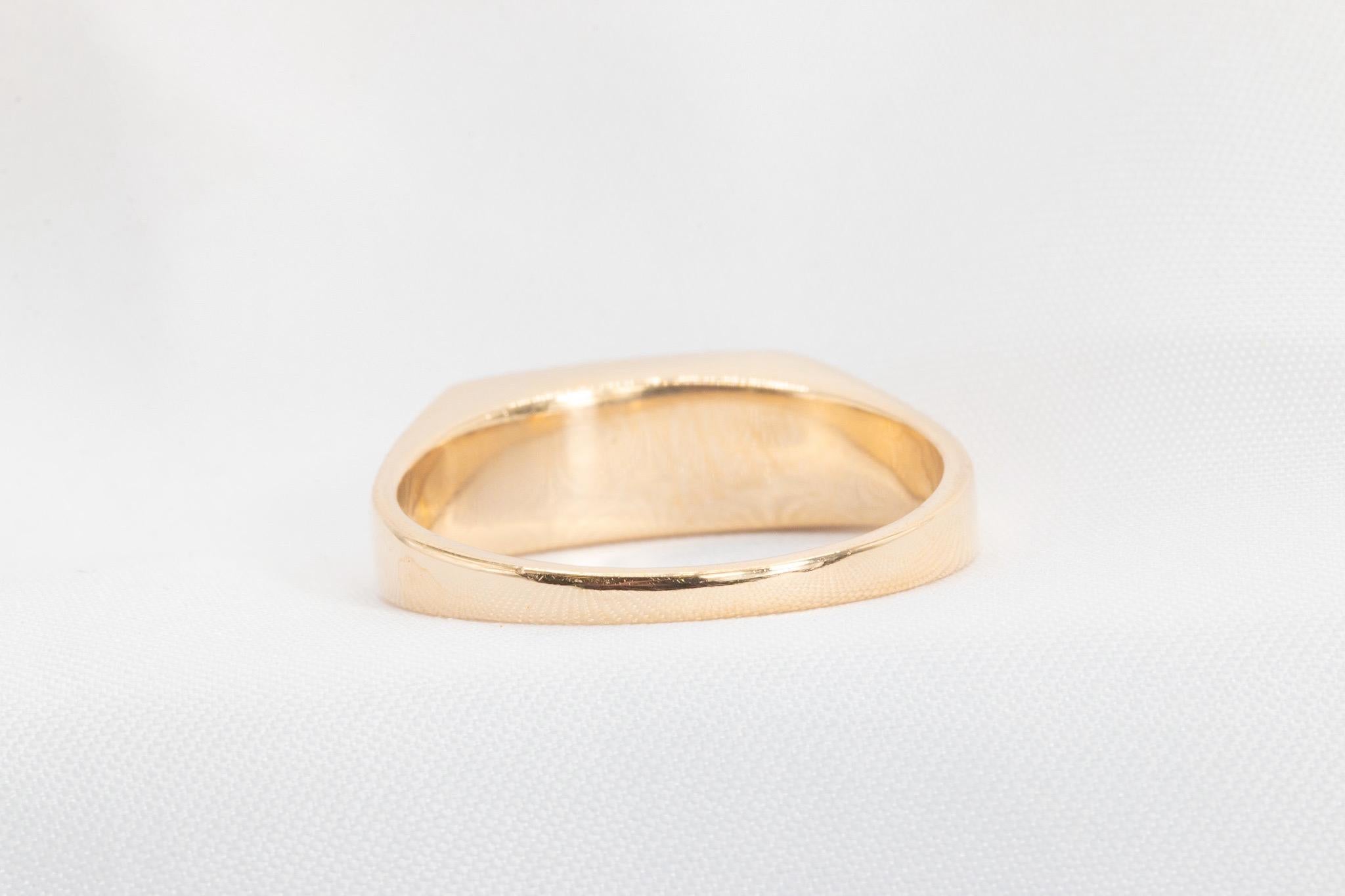 Round Cut Vintage 14K Yellow Gold 0.25CT Diamond and Onyx Ring For Sale