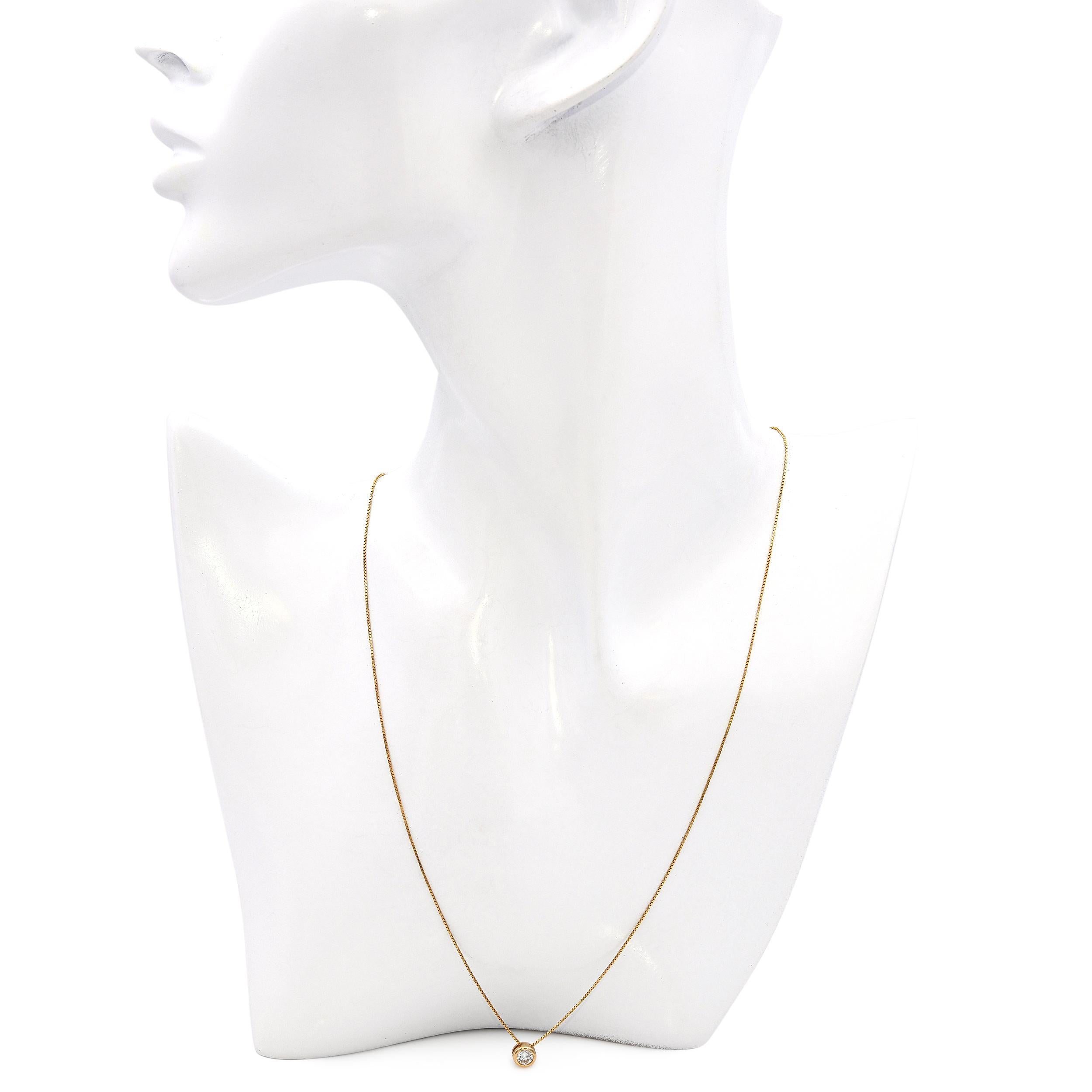 Taglio brillante Collana vintage in oro giallo 14k con castone di diamanti K Si1 da 0,25 ct. in vendita