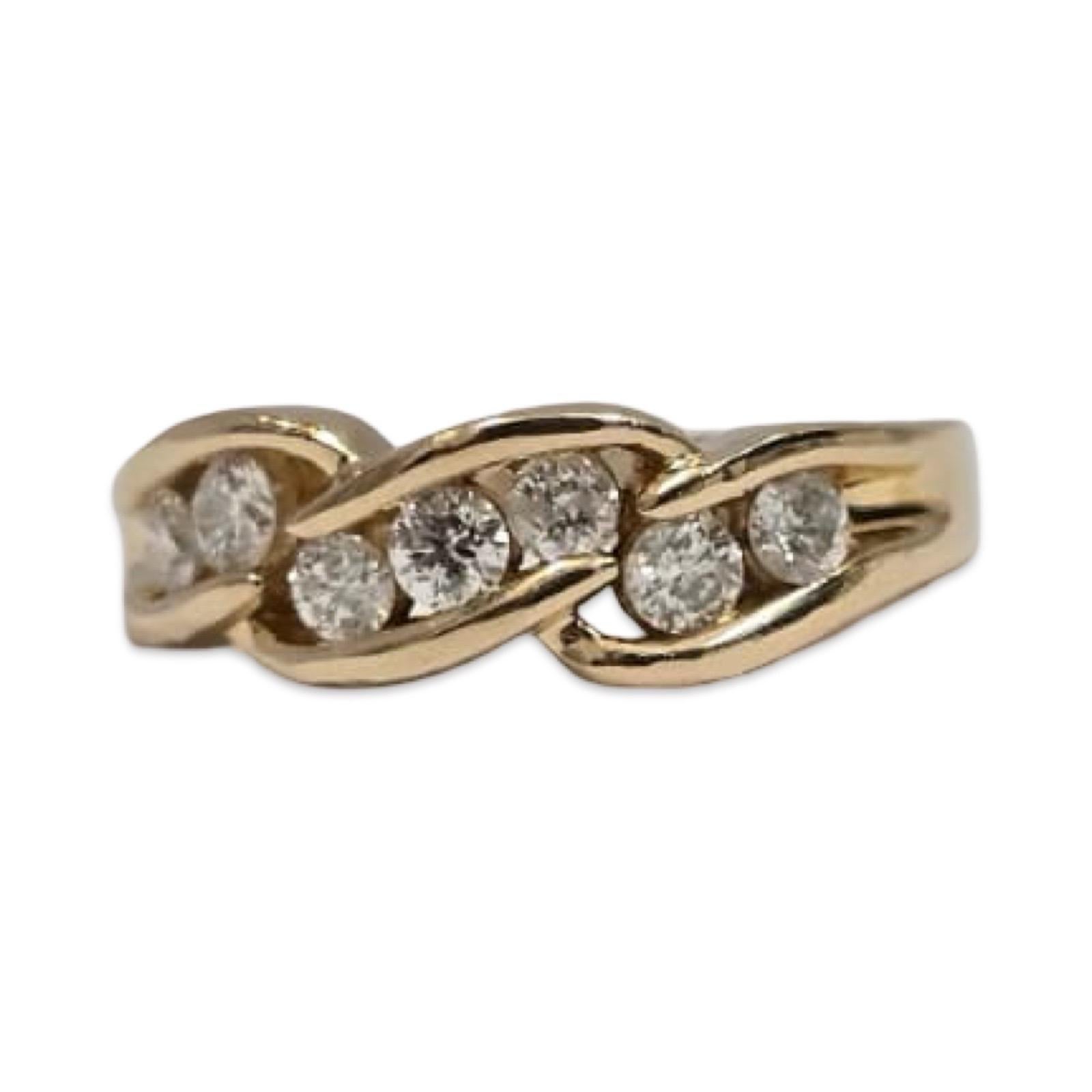Round Cut Vintage 14K Yellow Gold 0.70tcw Diamond Band Ring For Sale